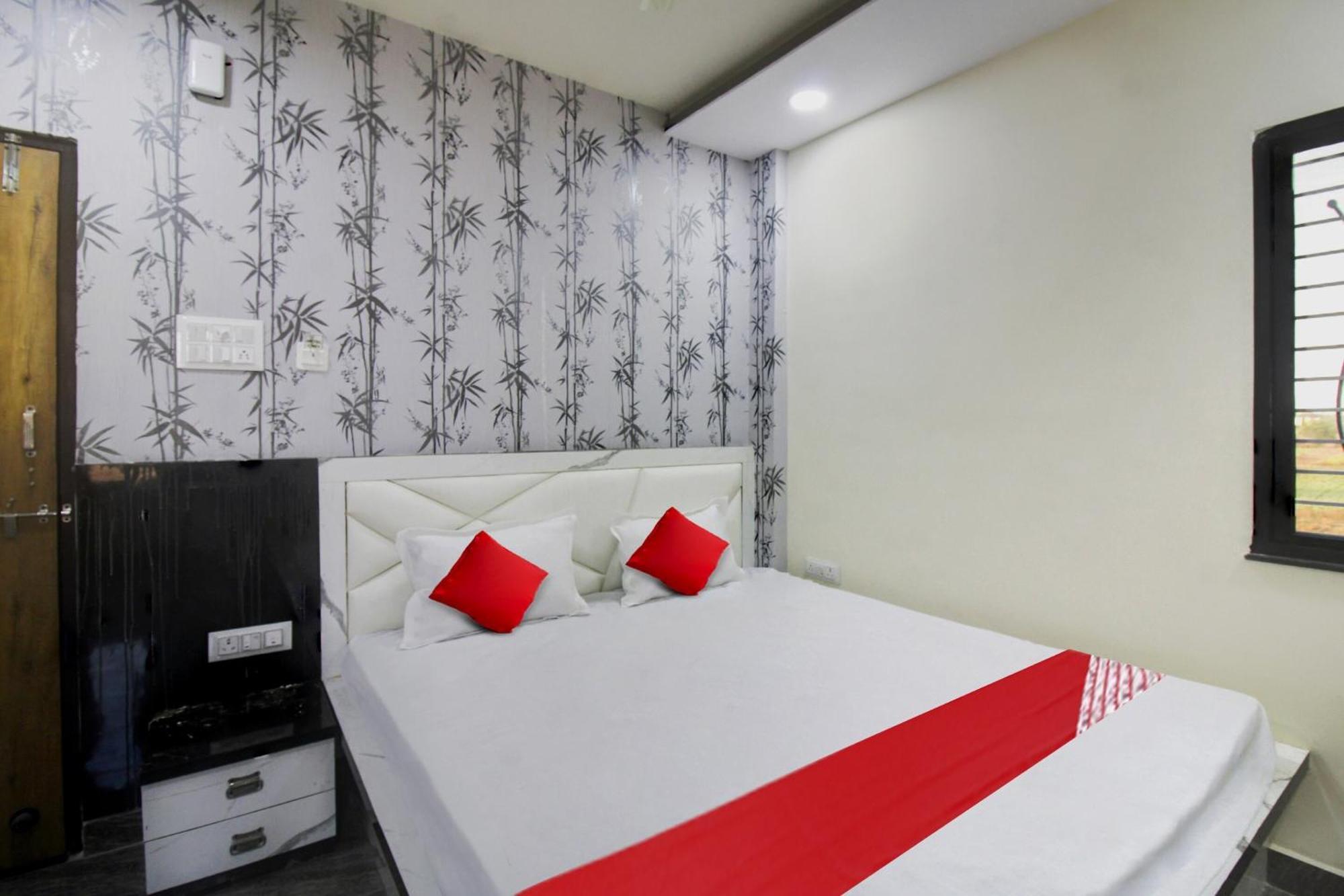 O One Plus Hotel 3*