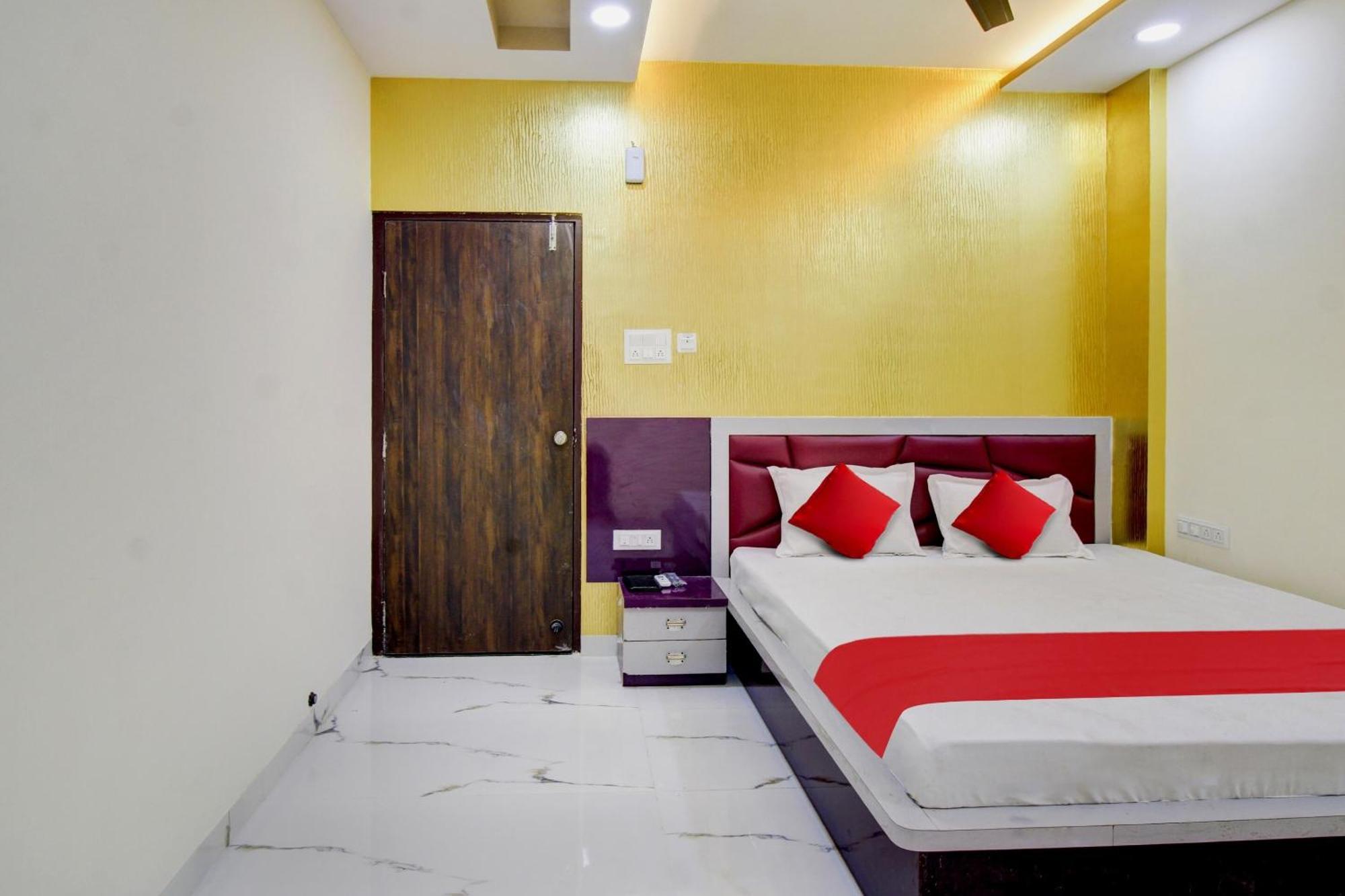 O One Plus Hotel 3*