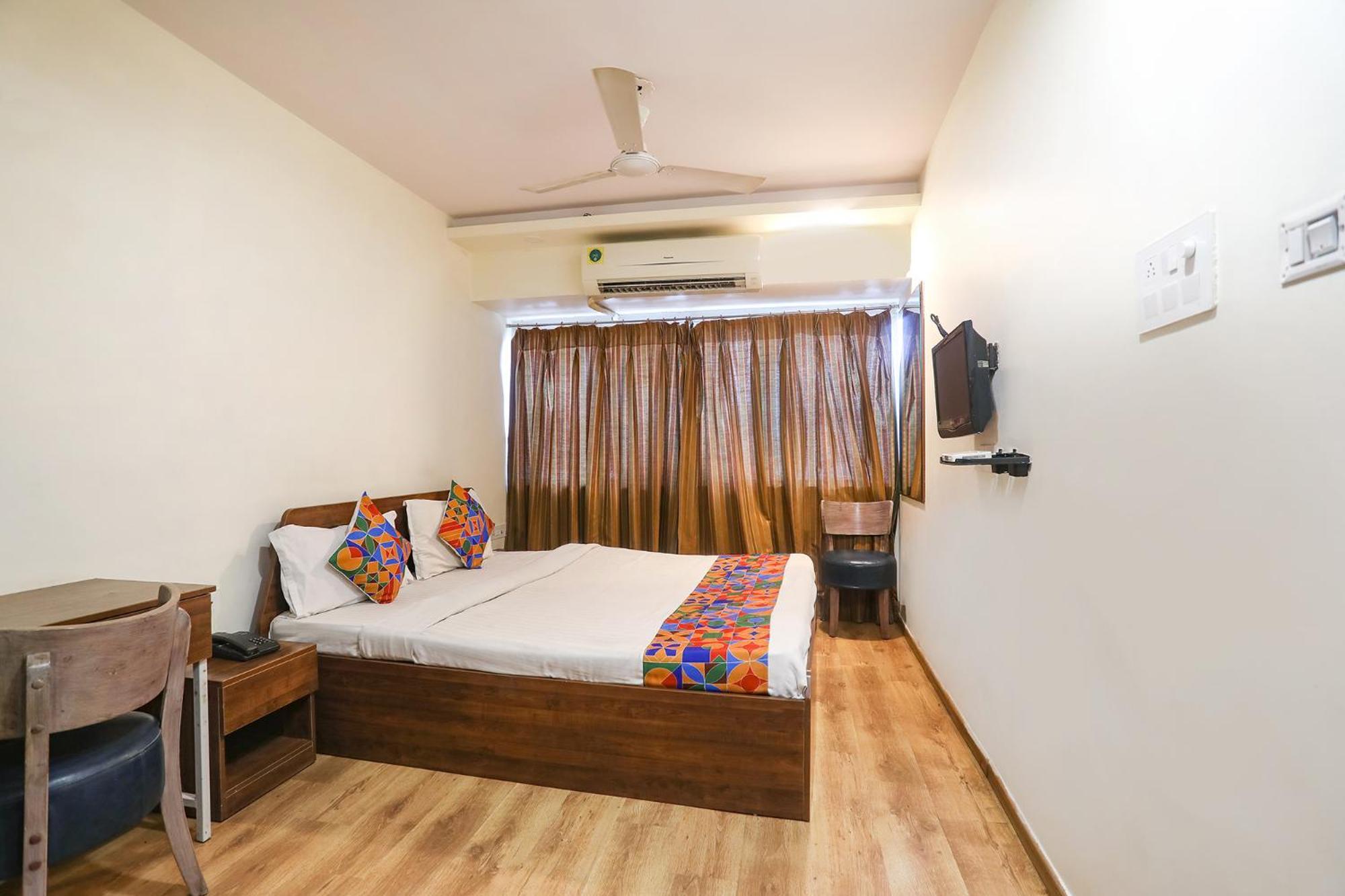 Hotel Fabhotel Dua Continental 3*