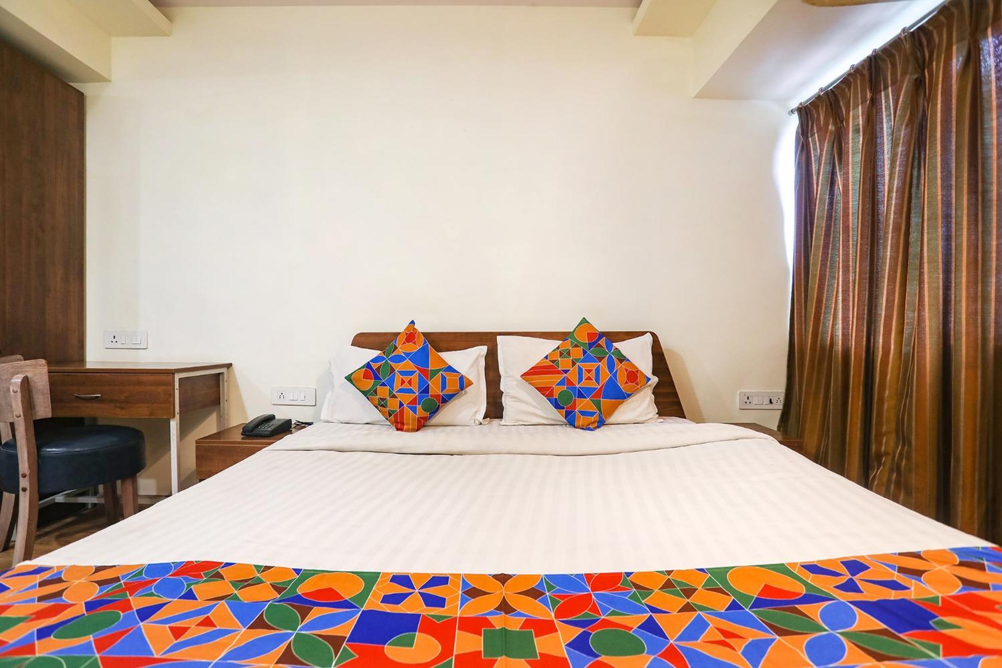 Fabhotel Dua Continental 3*