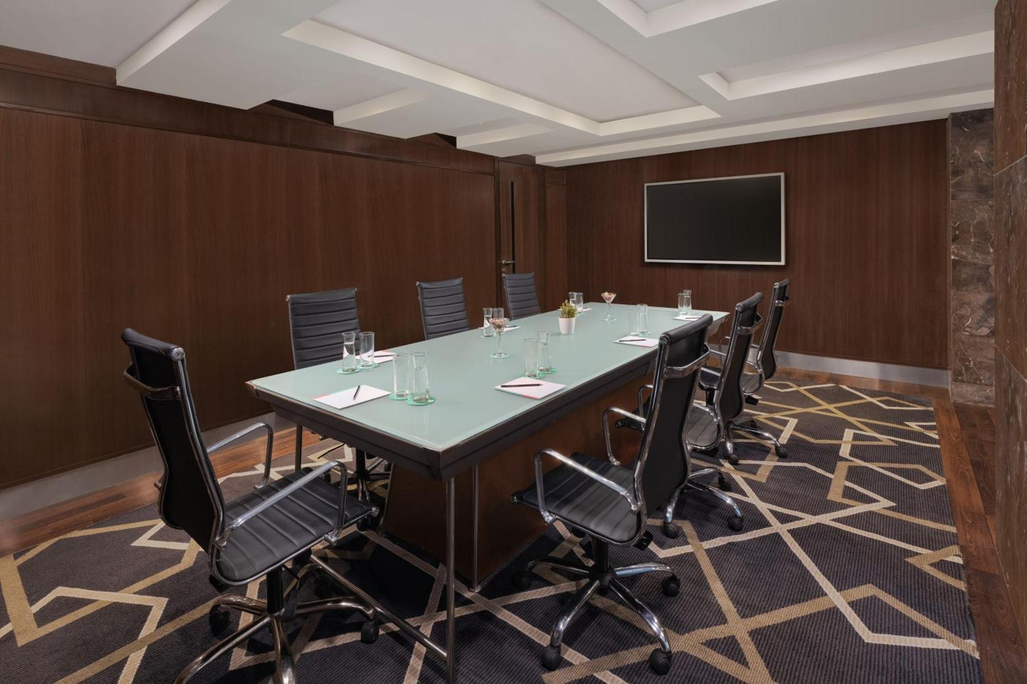 Le Meridien Hotel 5*