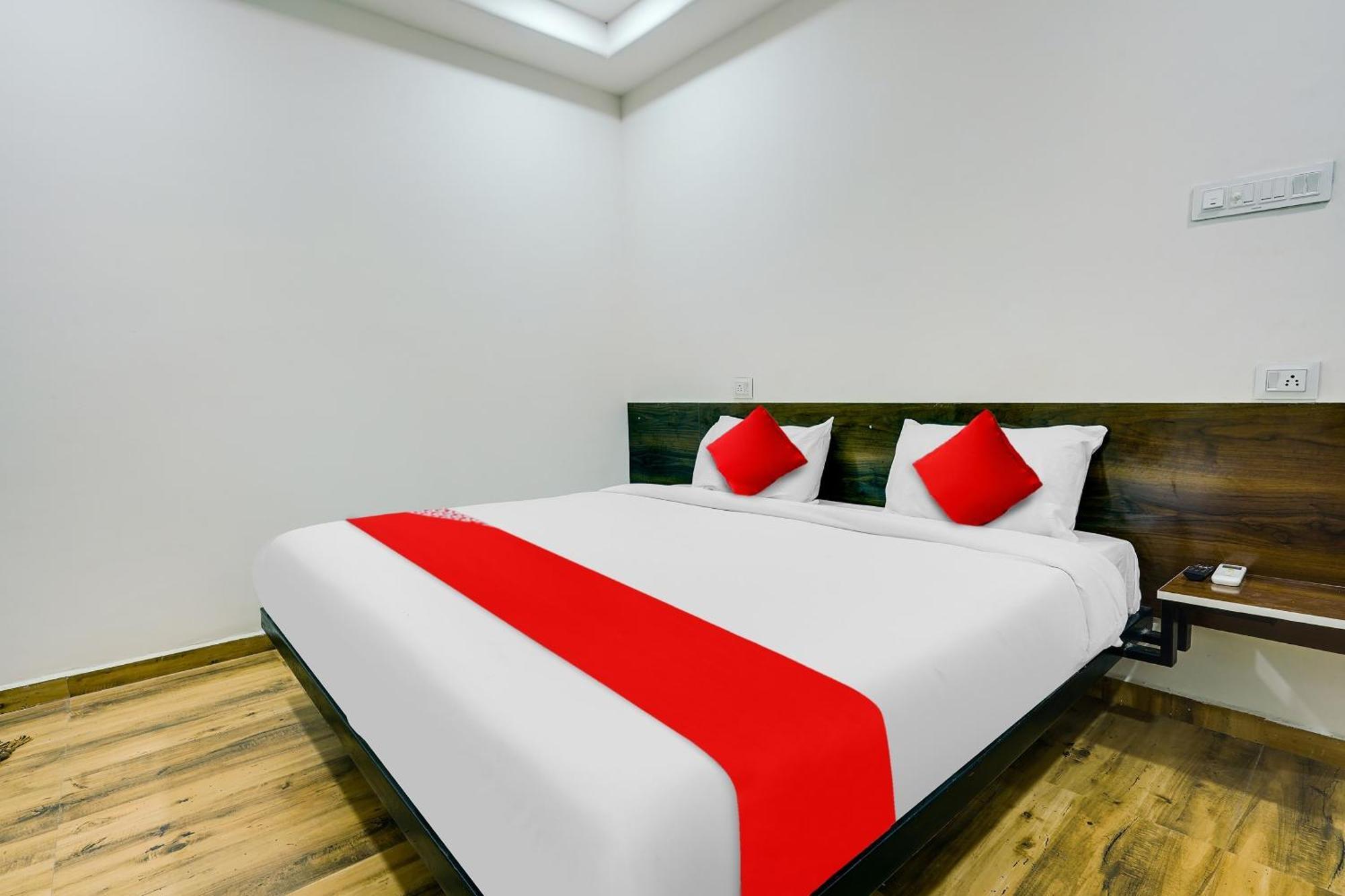 Hotel O White Nagpur
