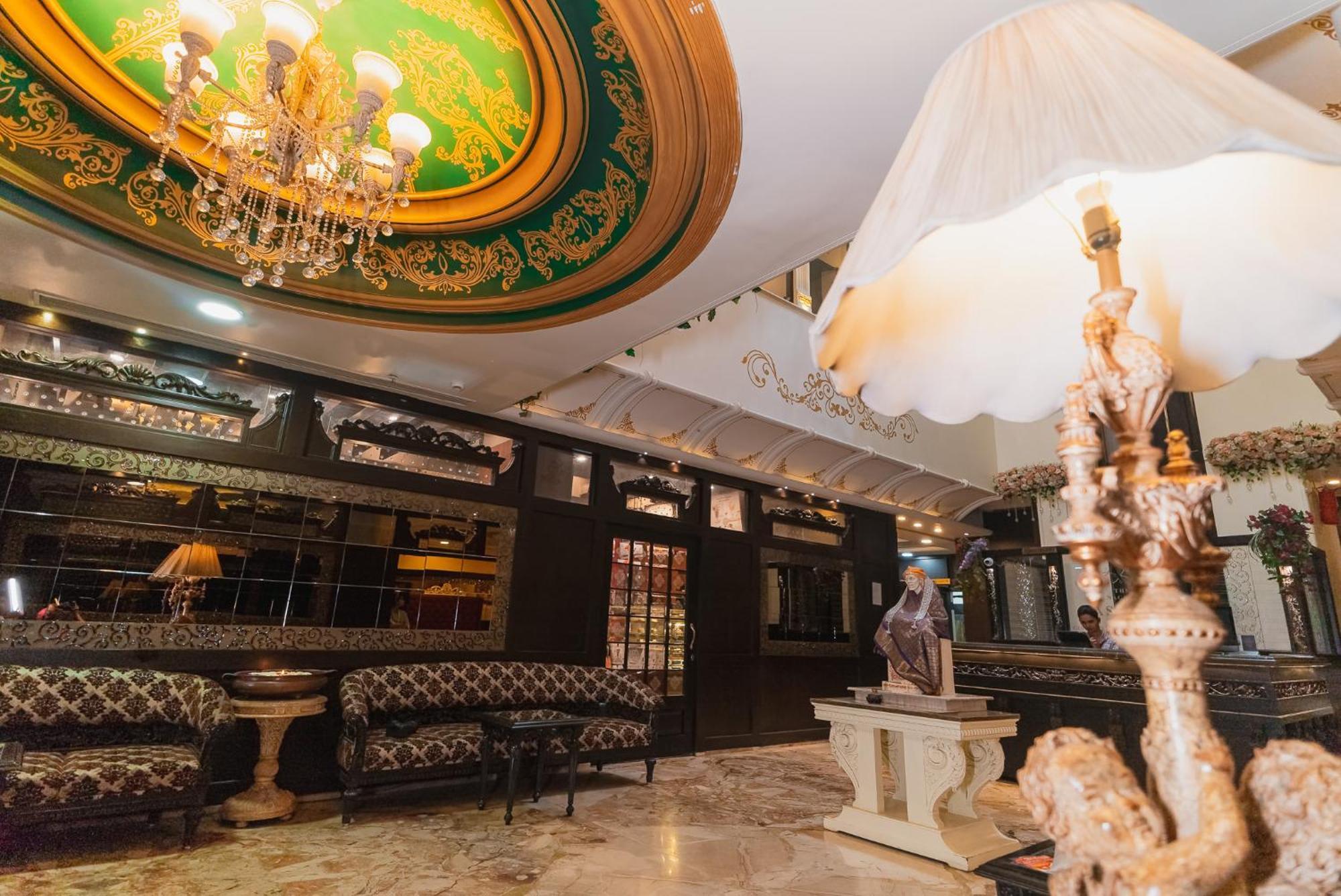 Hotel The Ashok 3*
