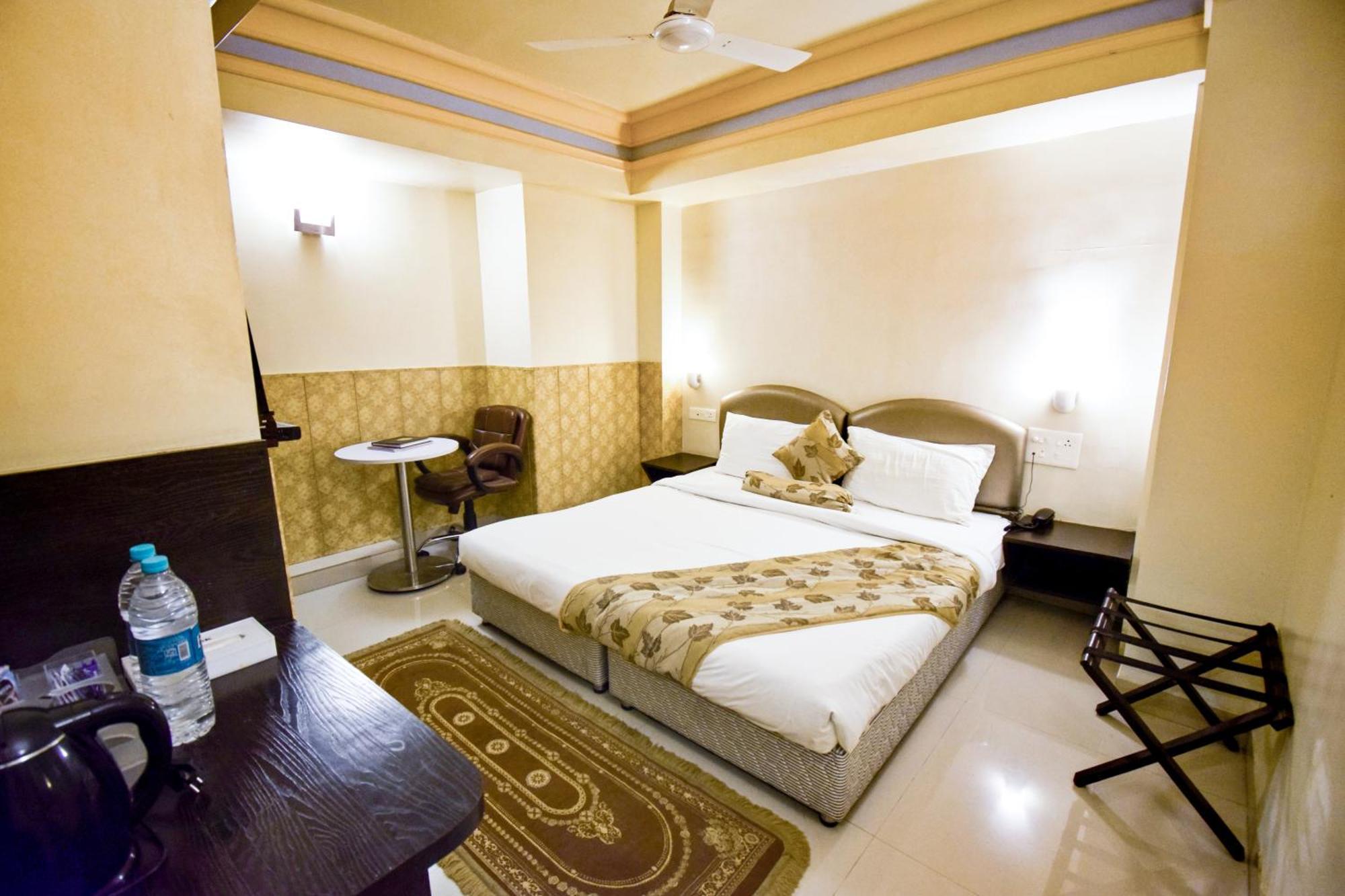 The Ashok 3*