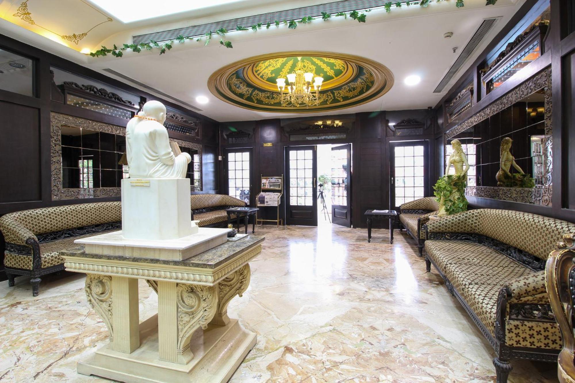 Hotel The Ashok 3*
