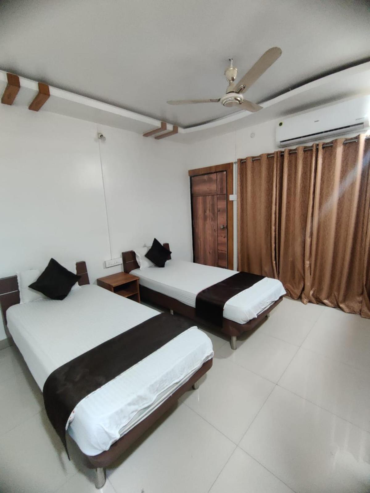 Gulmohar - By Mansi Service * Nagpur
