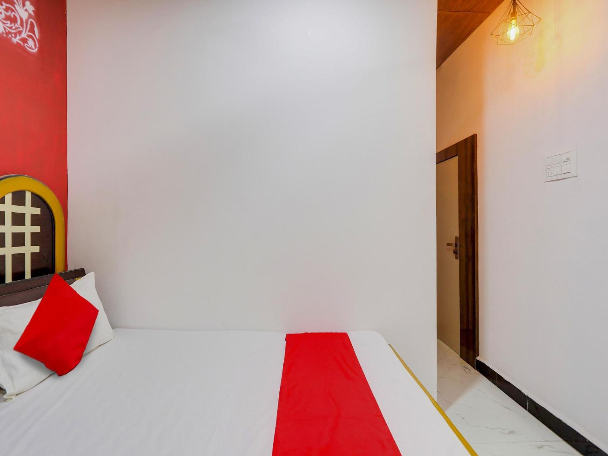 Hotel Flagship Shree Krishna Restaurant