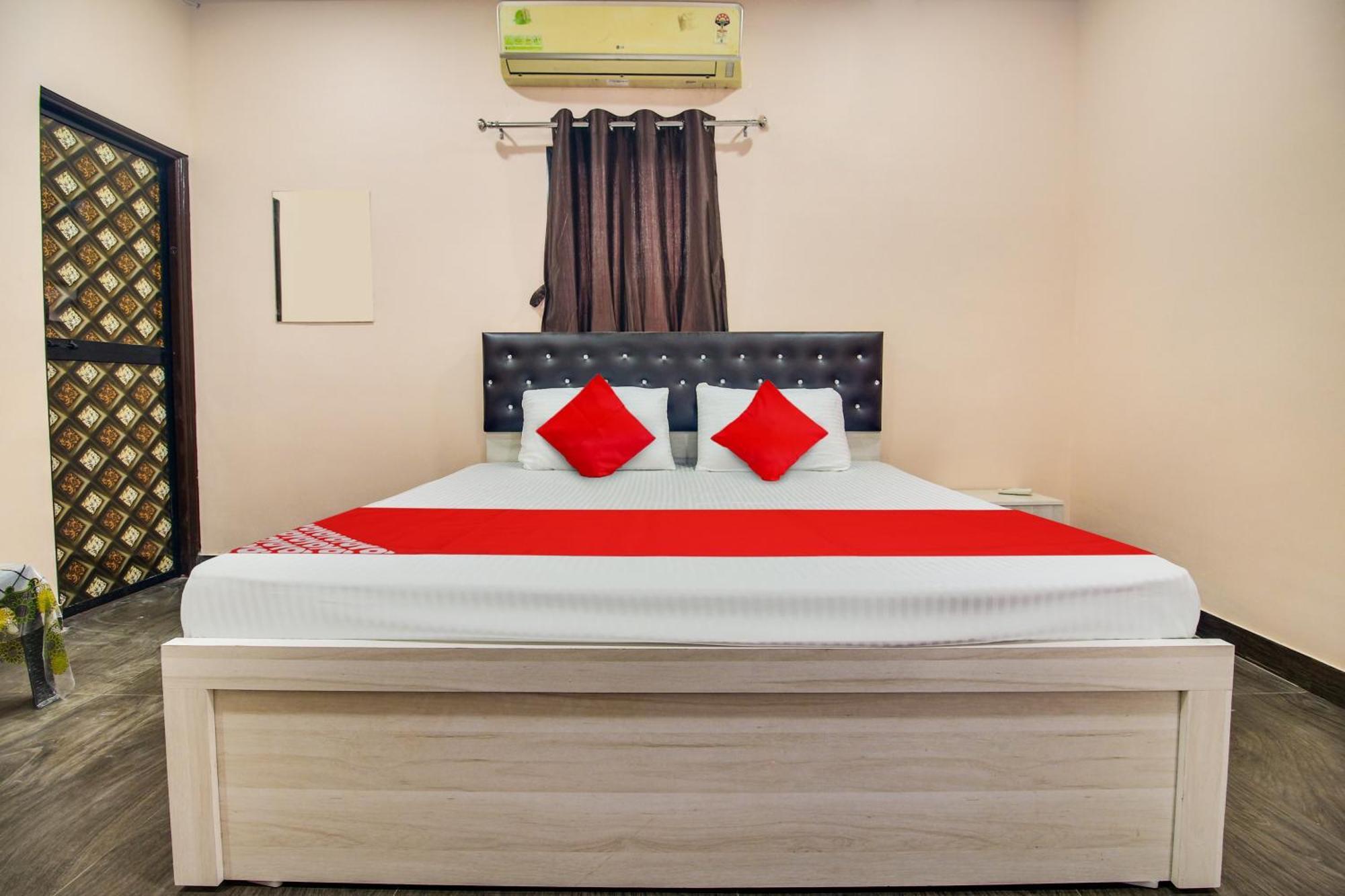 O Goyal Hotel 3*