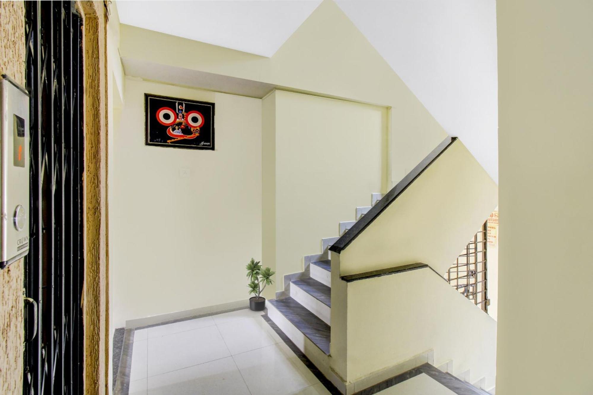 Hotel O Ap Royal
