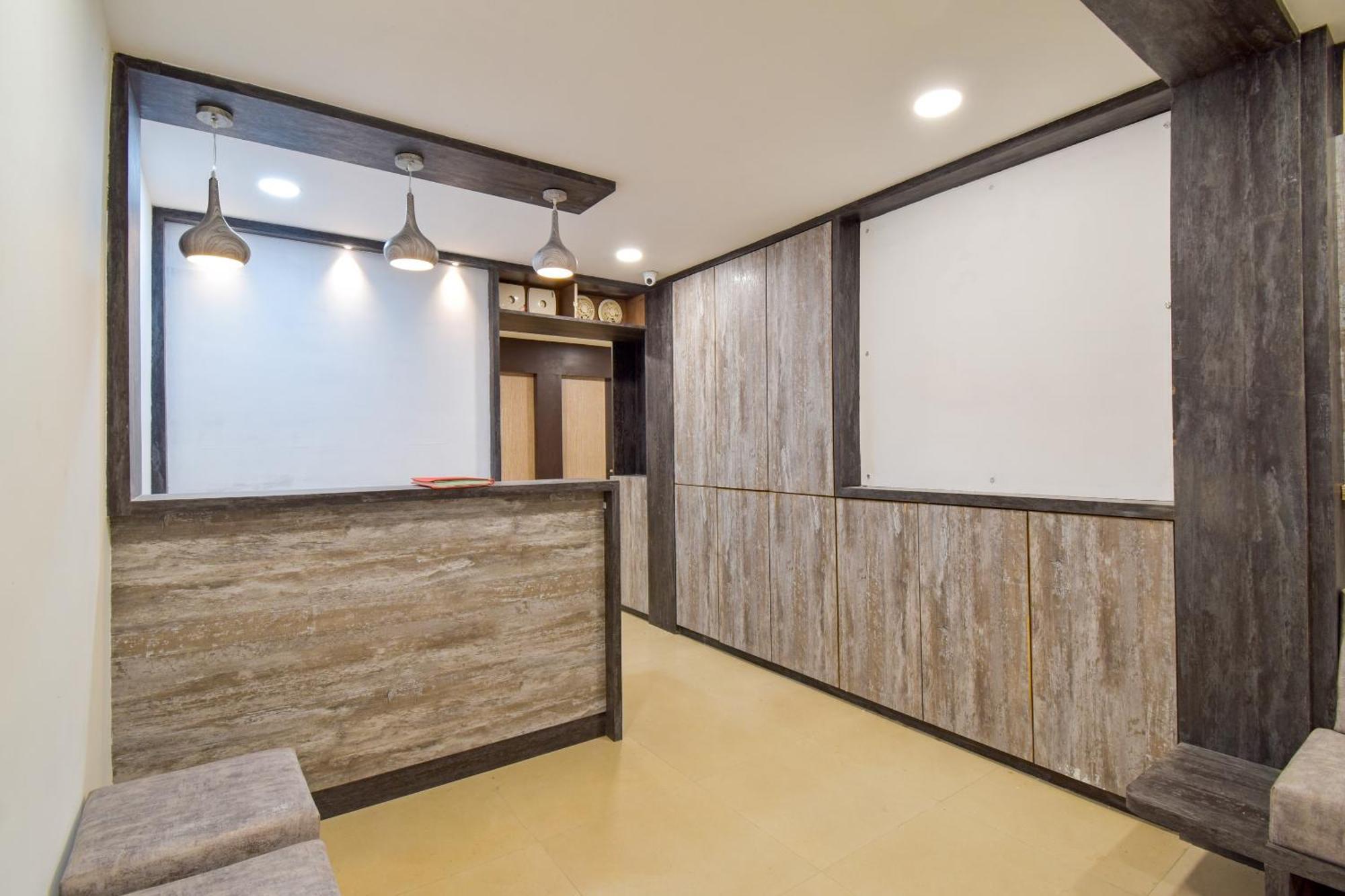 Hotel O Niraj 3*