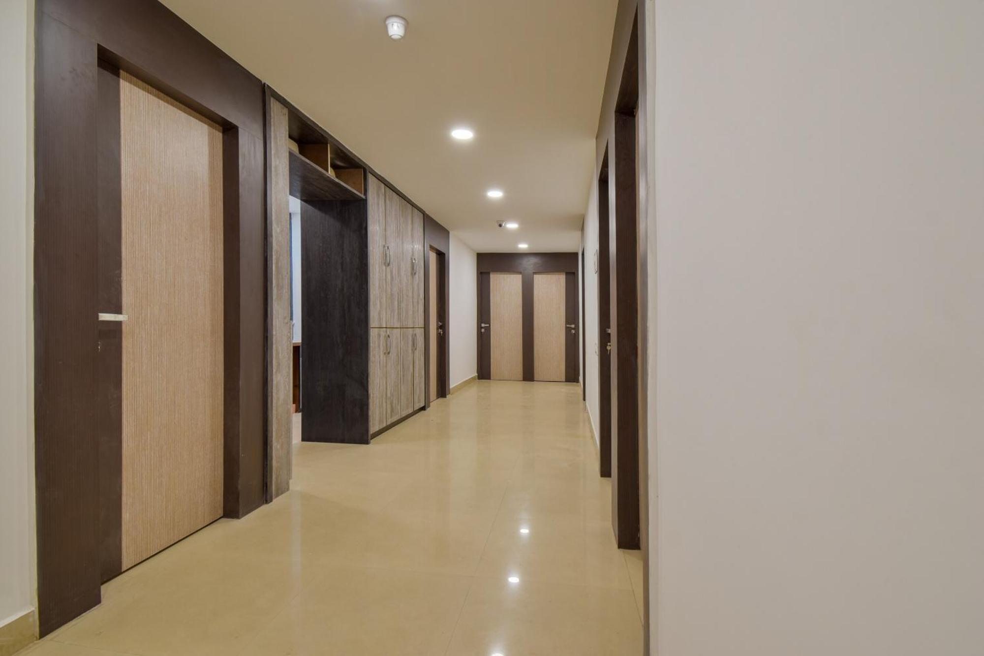 O Niraj Hotel 3*