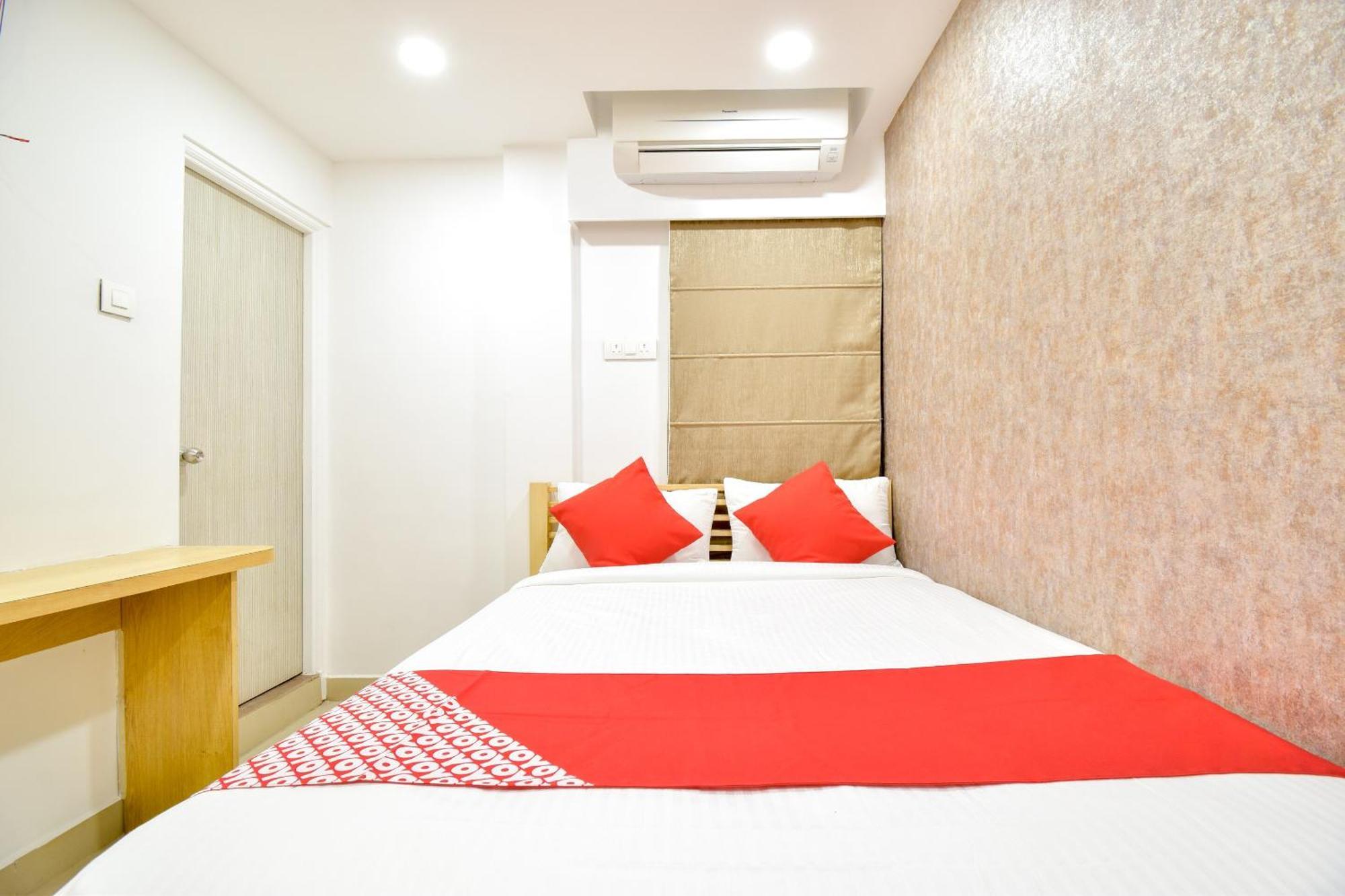 Hotel O Niraj 3*