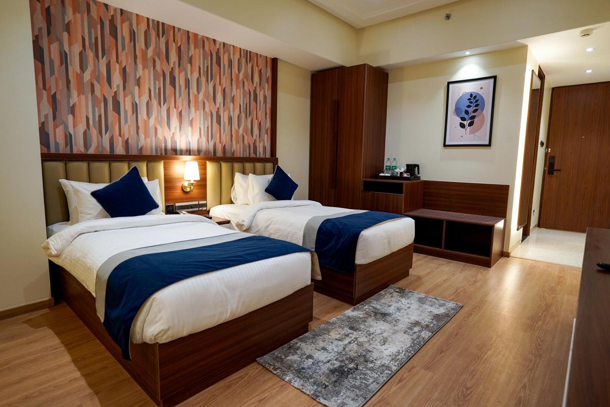 Hotel M2 Square By Monday Premium 4*