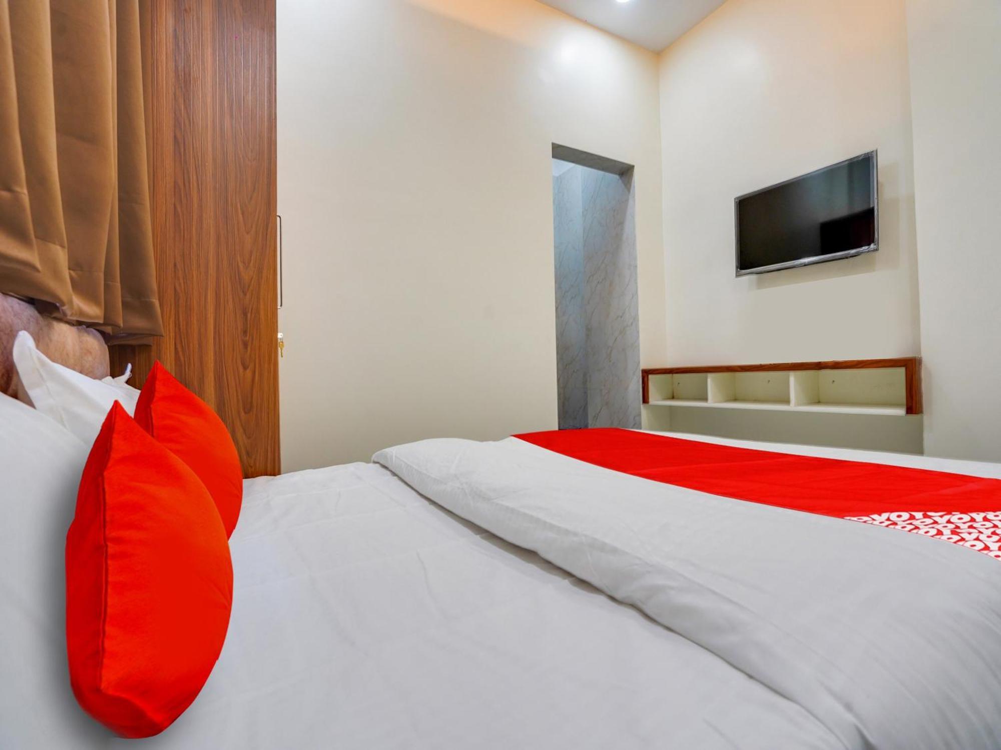 Hotel O Rs