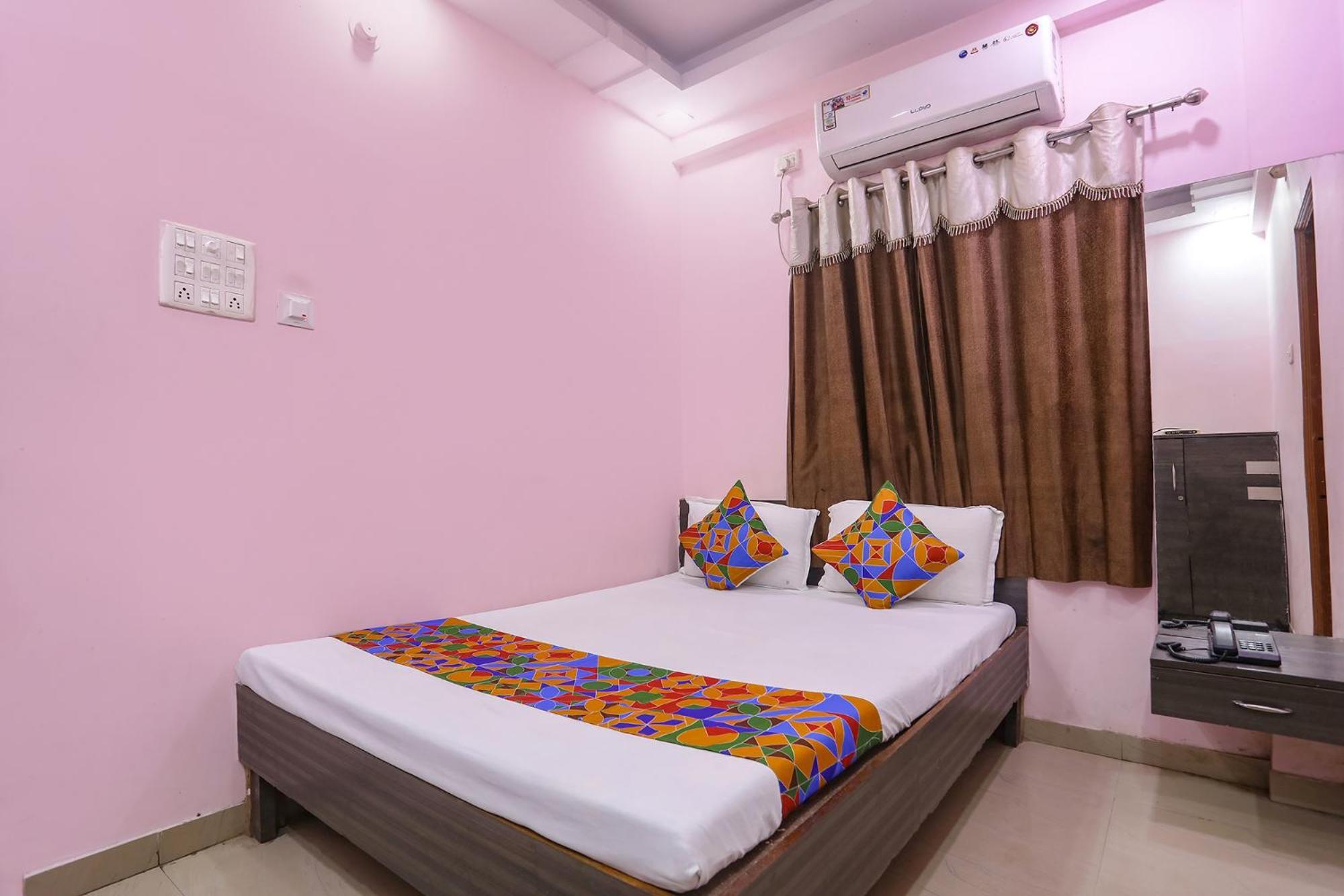 Hotel Fabhotel Tara Deluxe - 1200 Meter From Yashwant Stadium