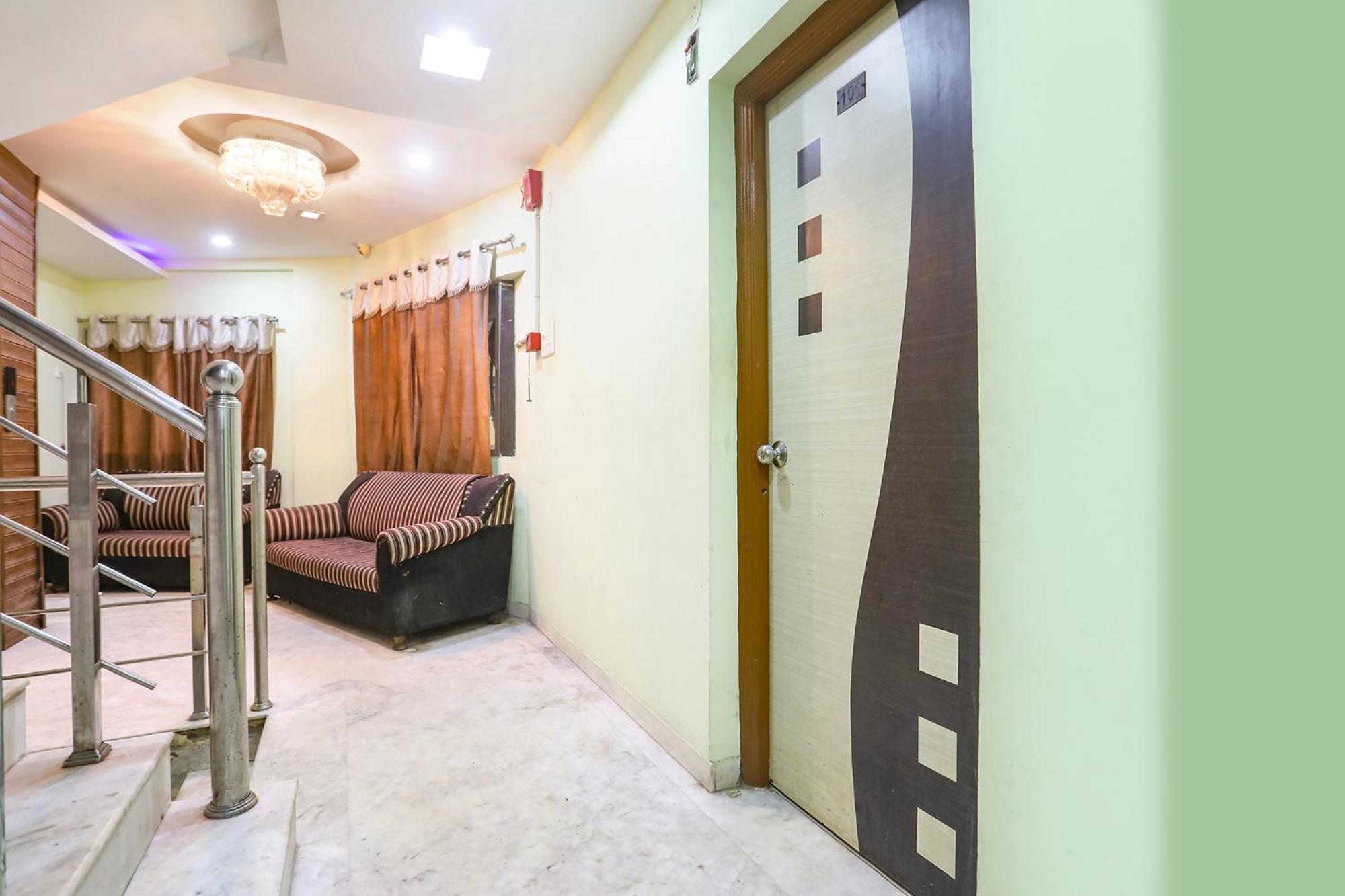 Fabhotel Tara Deluxe - 1200 Meter From Yashwant Stadium 3*