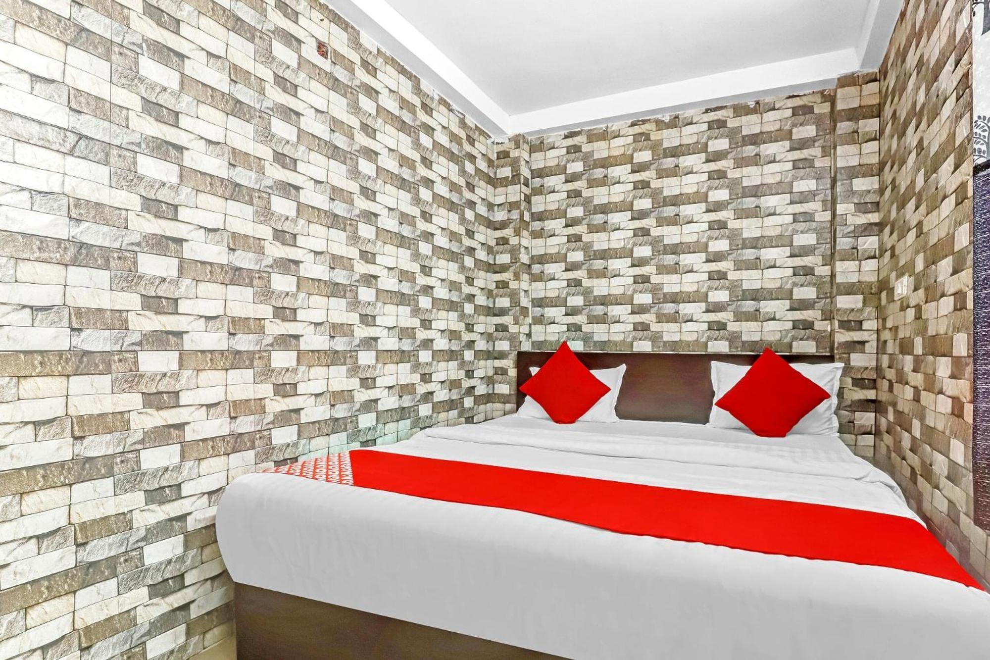 Hotel O Chintamani Service Nagpur