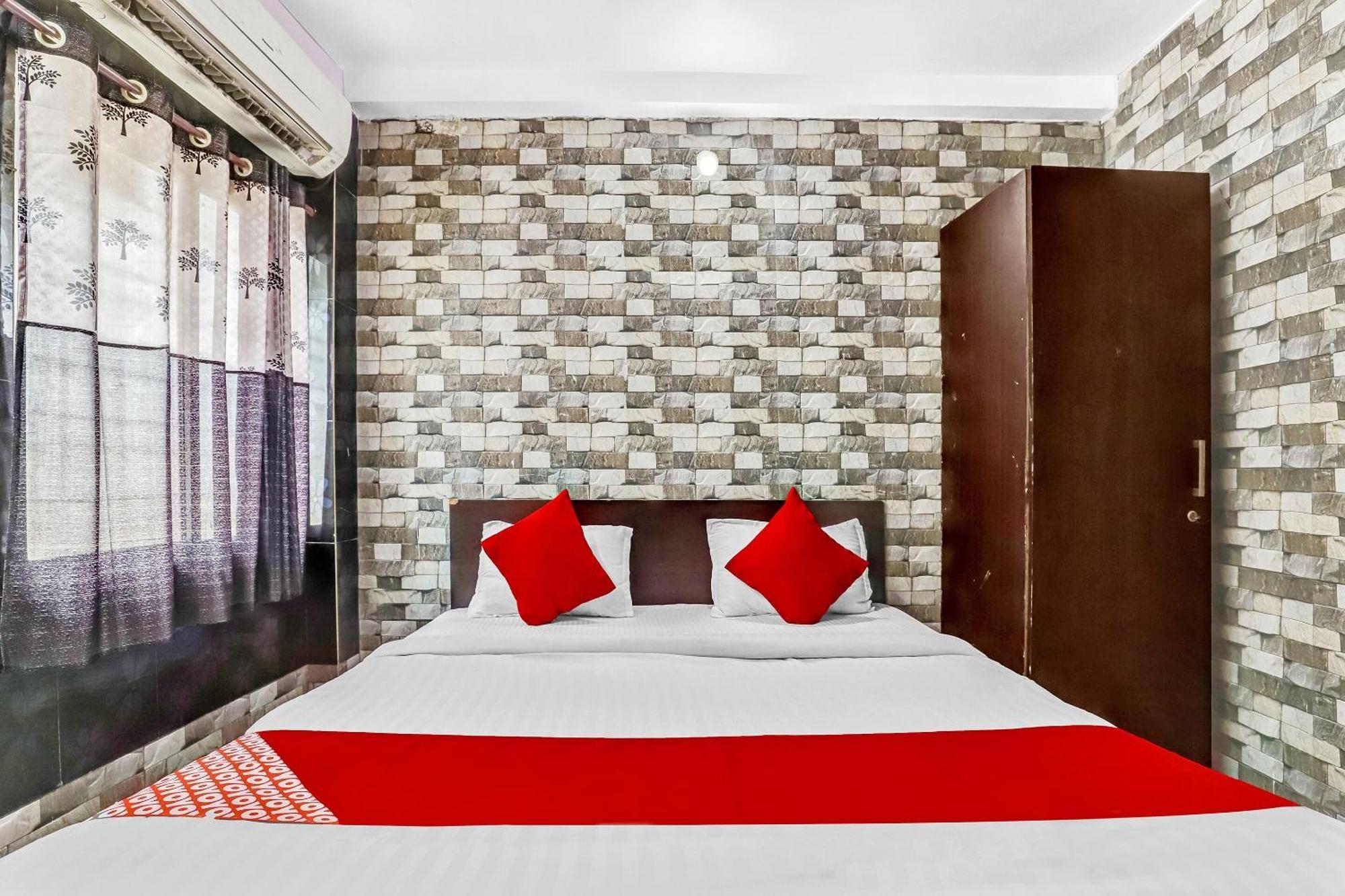 Hotel O Chintamani Service Nagpur