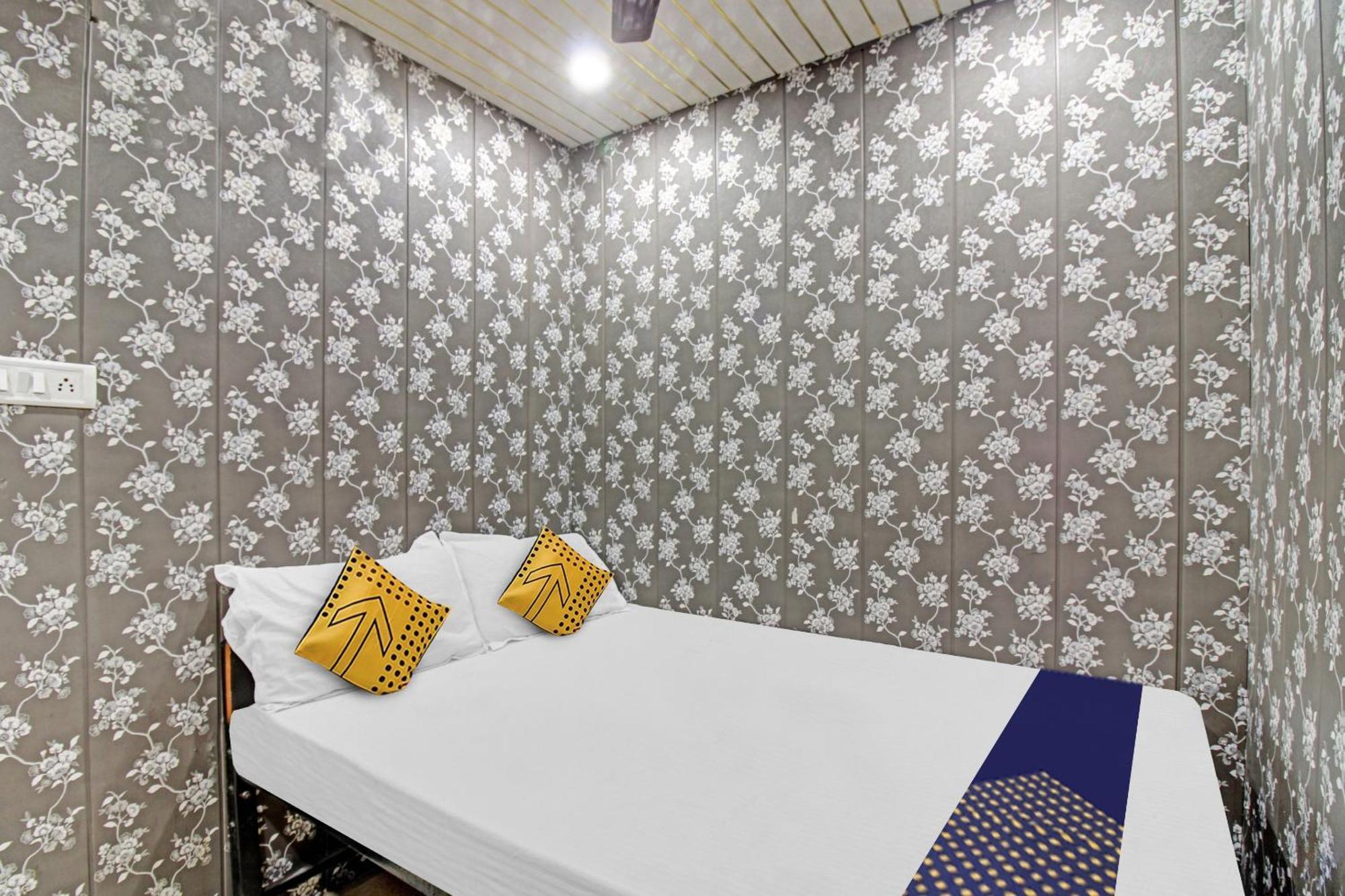 Spot On Shree Ganesh Hotel 3*