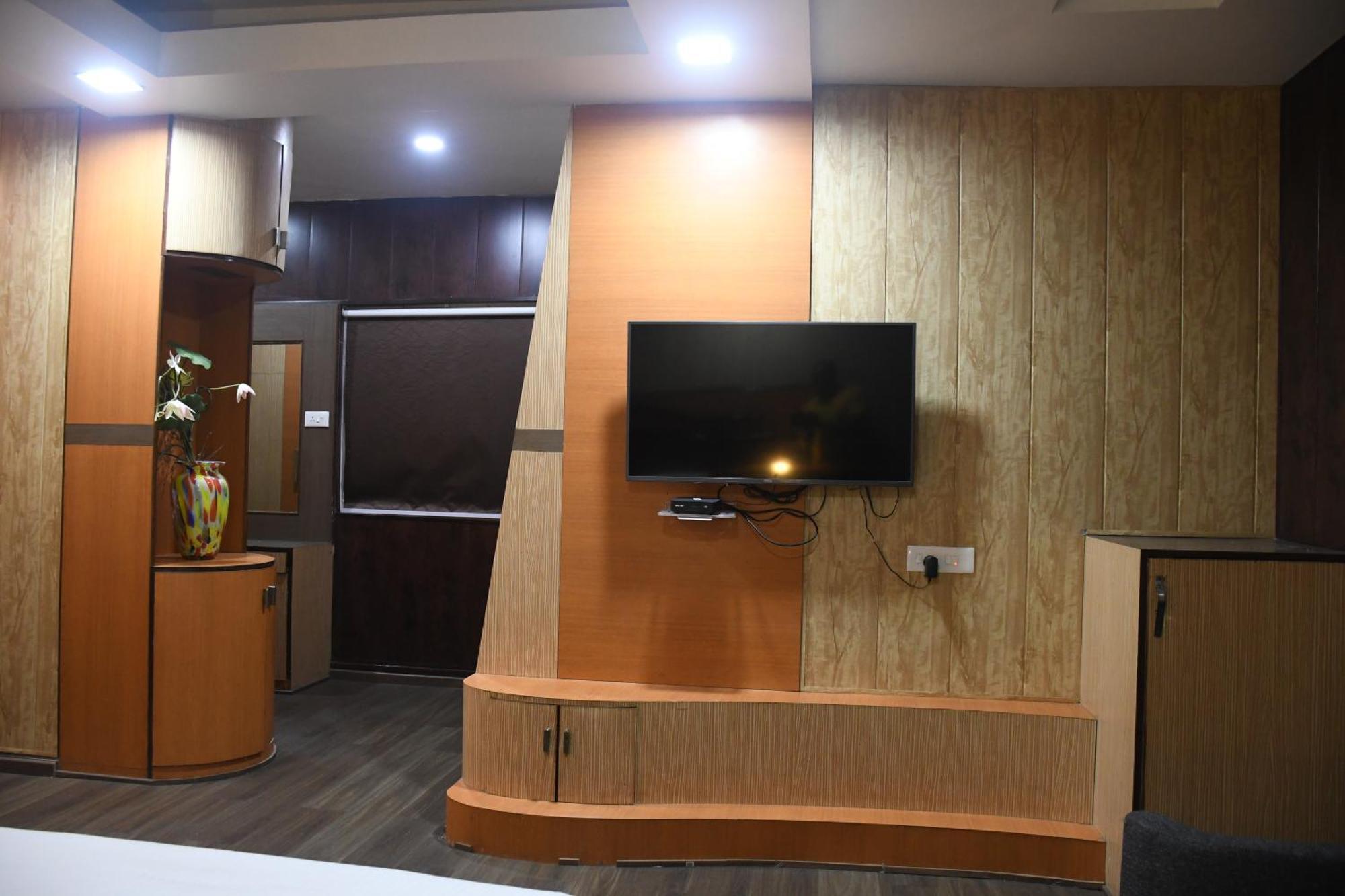 Swagstay Rahul Hotel 3*