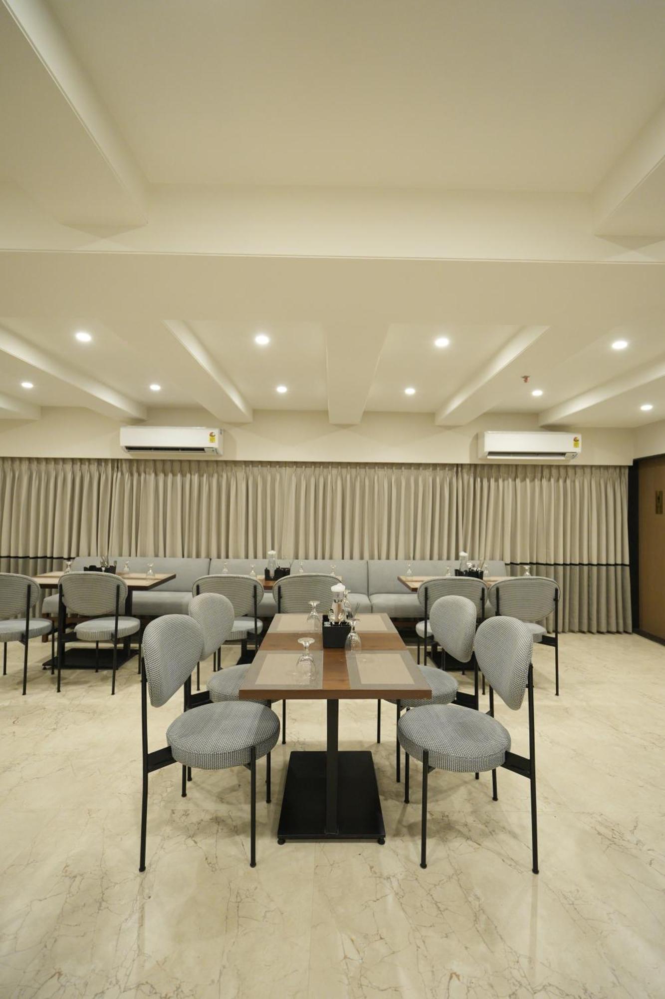 Sivanta By Bombay Group Of 3*