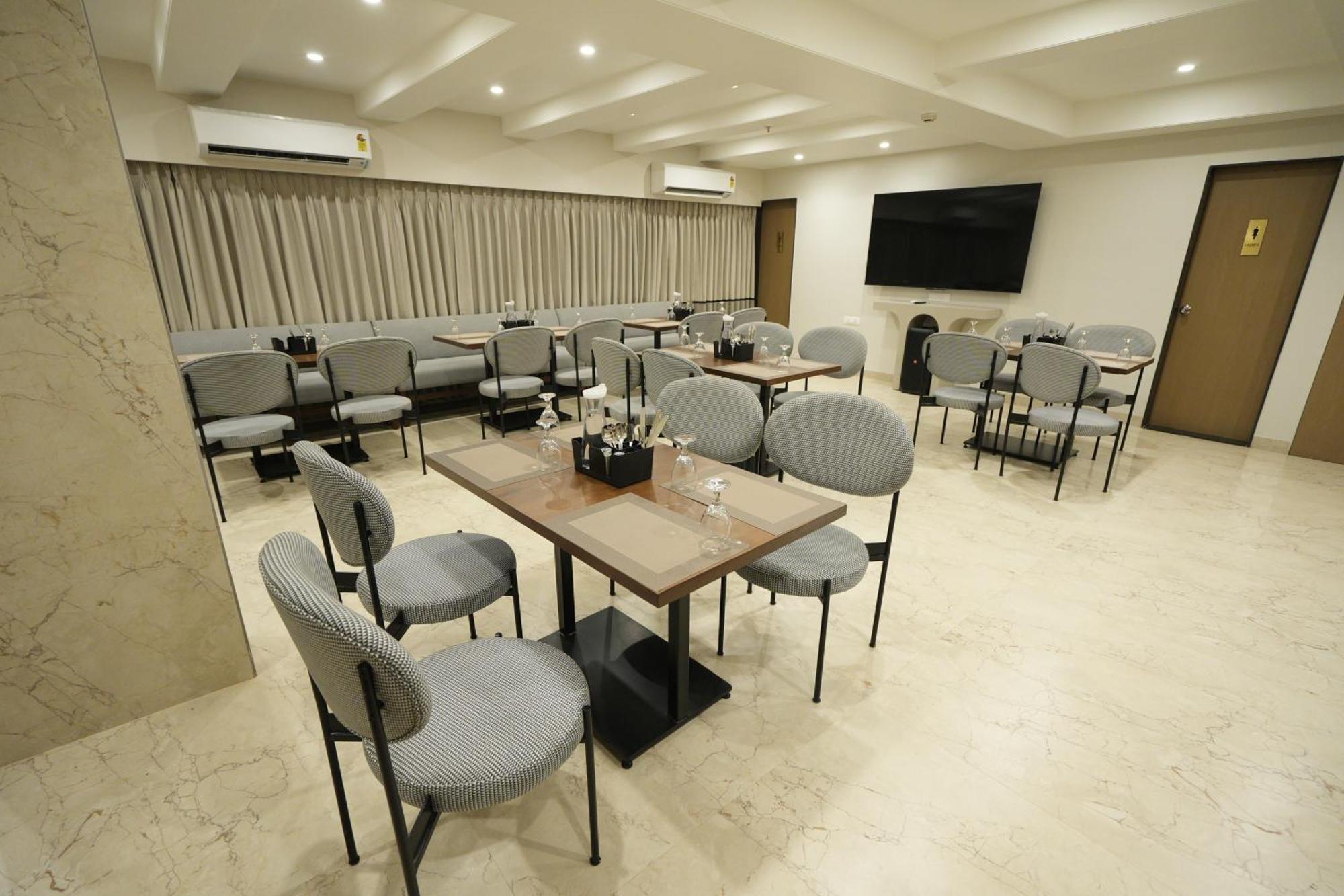 Hotel Sivanta By Bombay Group Of Nagpur