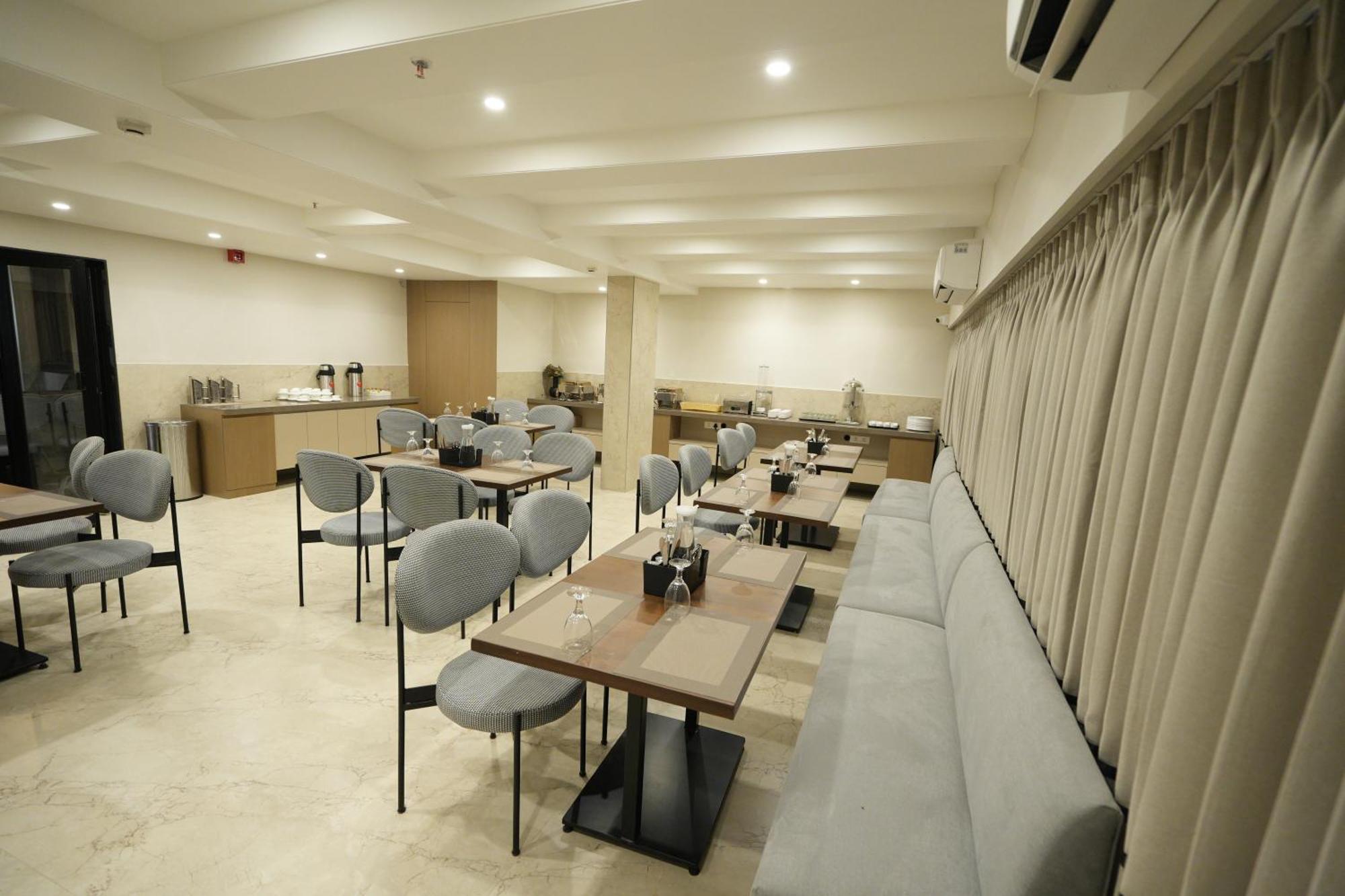 Sivanta By Bombay Group Of 3*