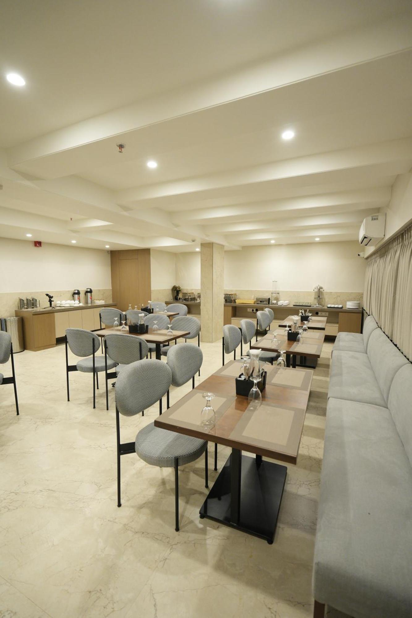 Sivanta By Bombay Group Of 3*