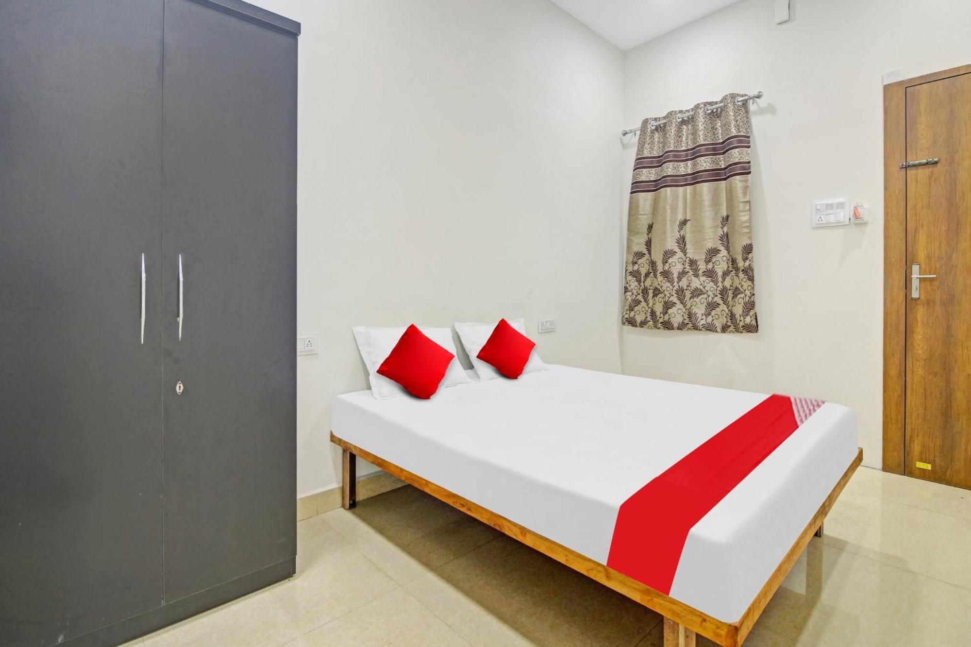 O Crossroad Hotel 3*