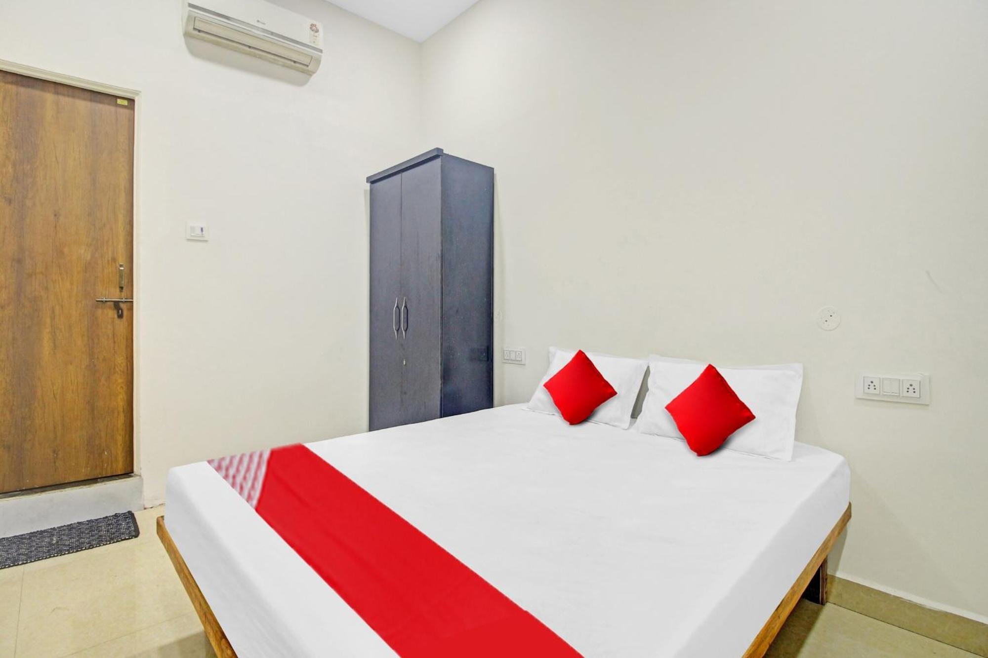 Hotel O Crossroad Nagpur