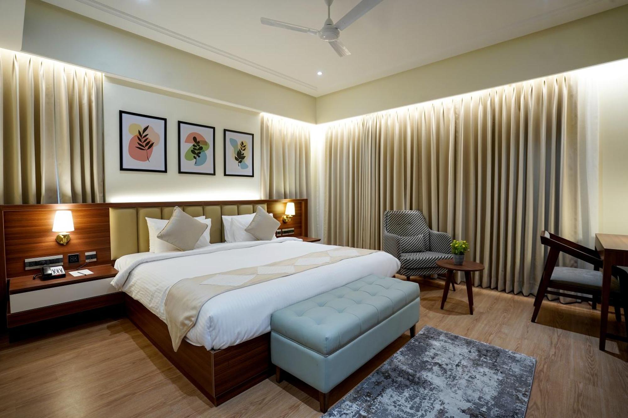 Hotel M2 Square By Monday Premium 4*