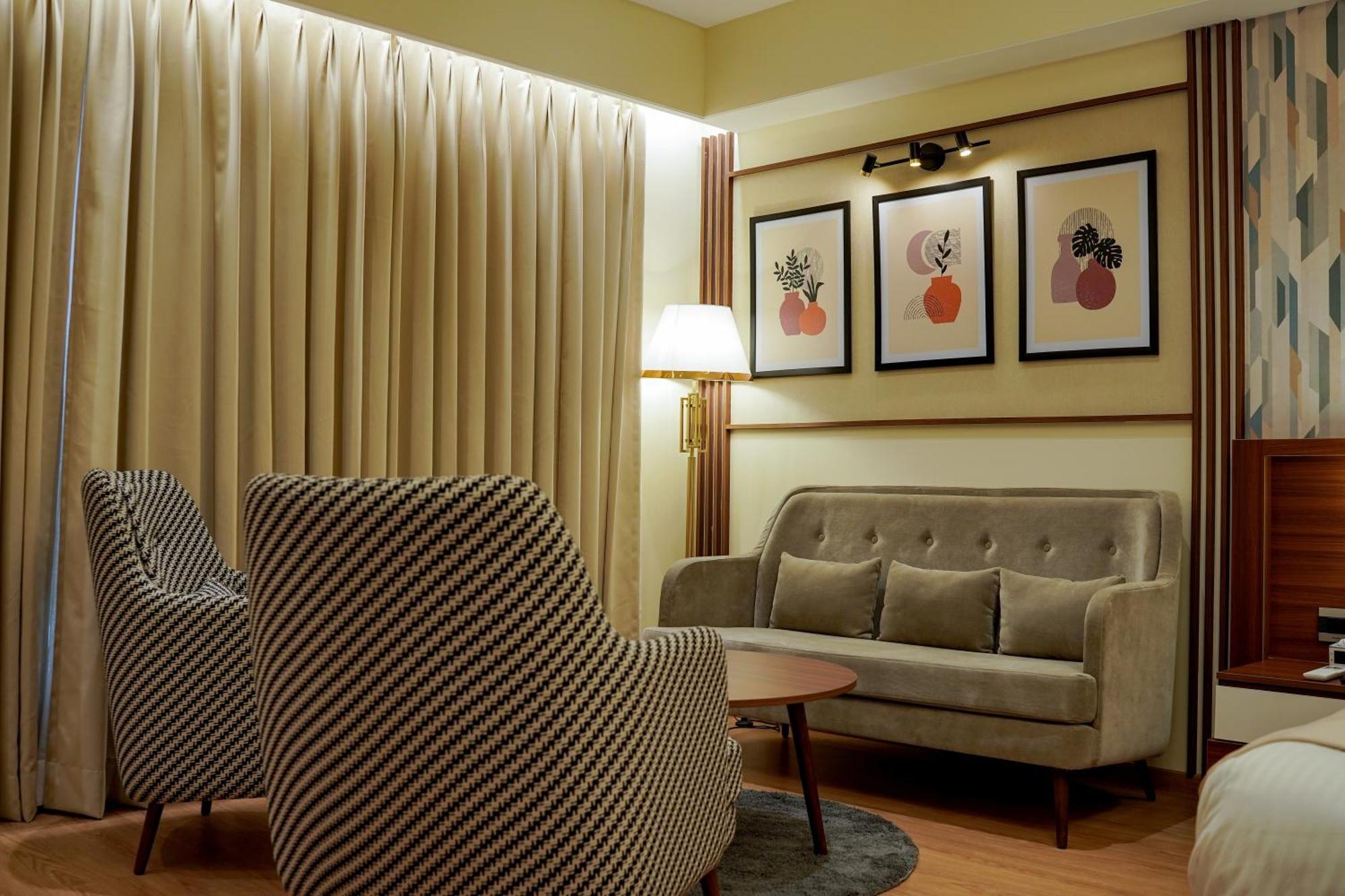 M2 Square By Monday Premium Hotel