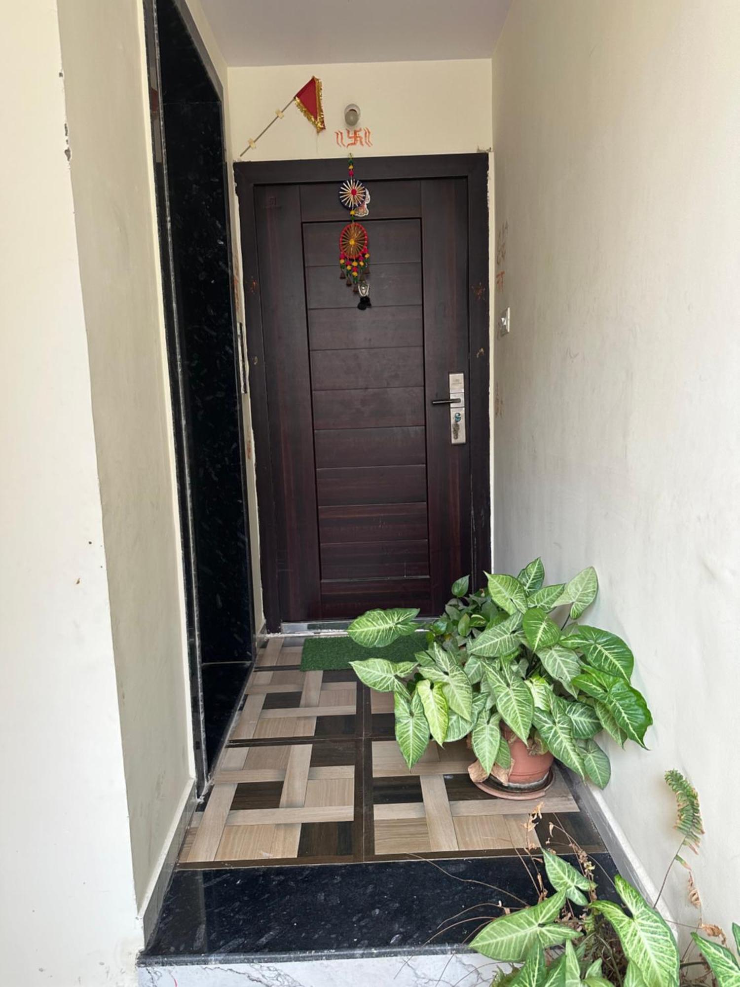 3bhk Flat For Family Apartment