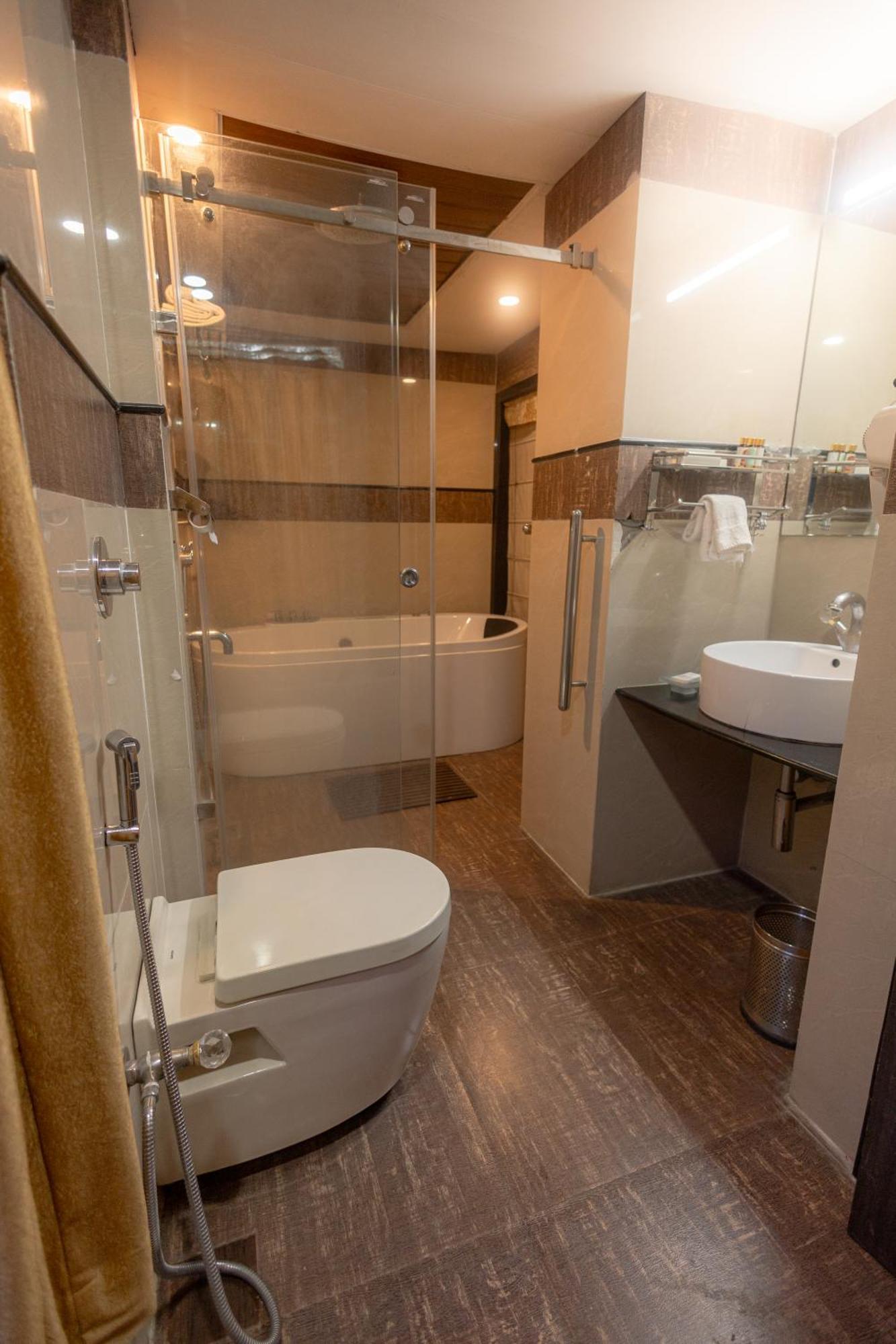 The Ashok Hotel 3*