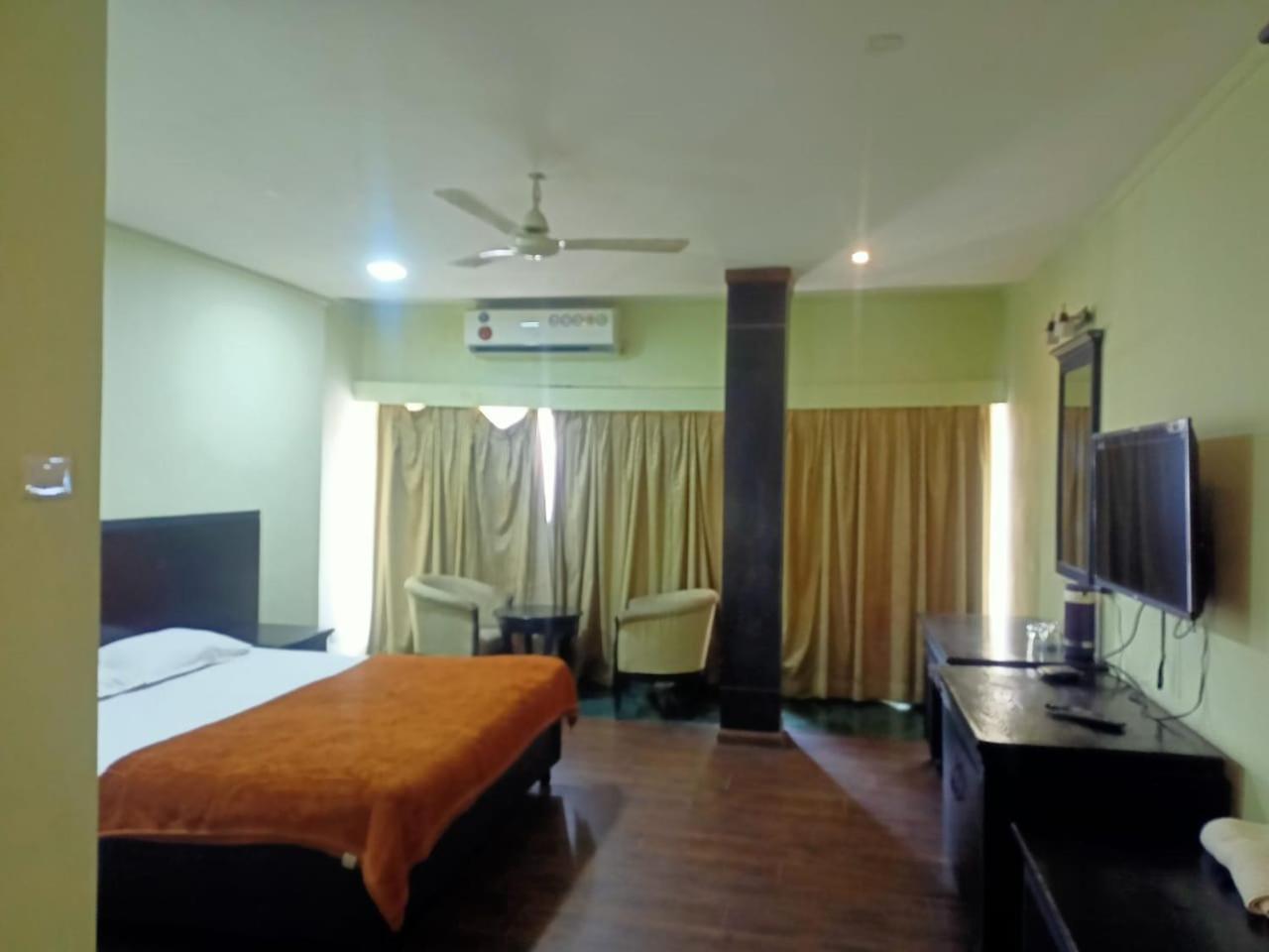 Skylark Hotel