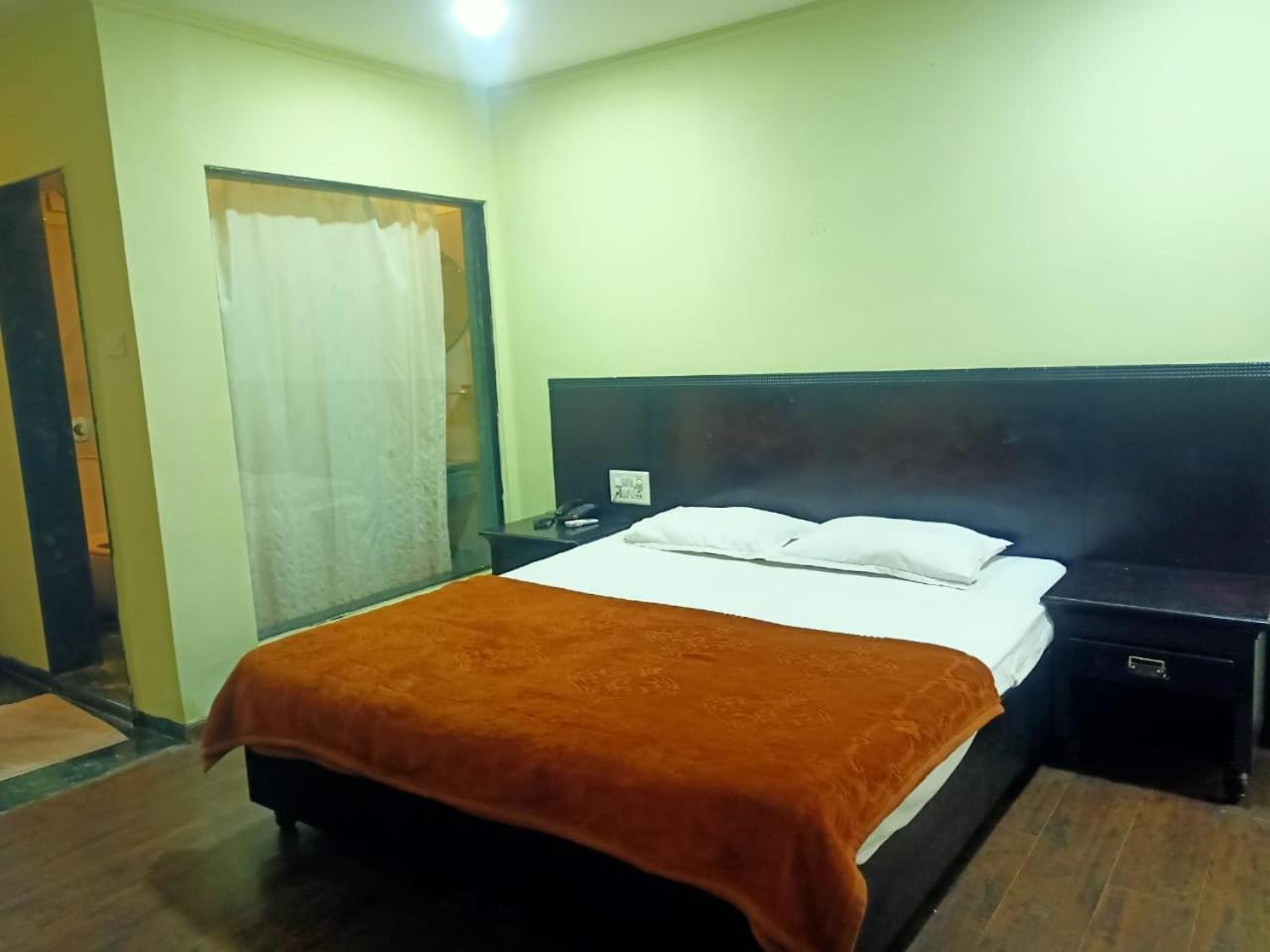 Skylark 3*