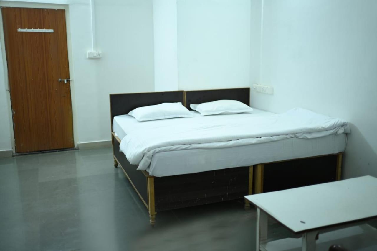 Ghate Hotel Nagpur