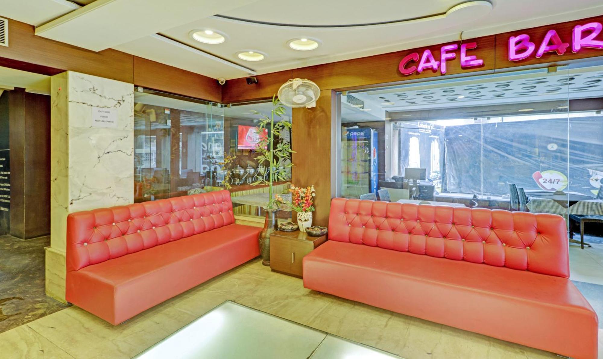 Hotel Loharkar 3*