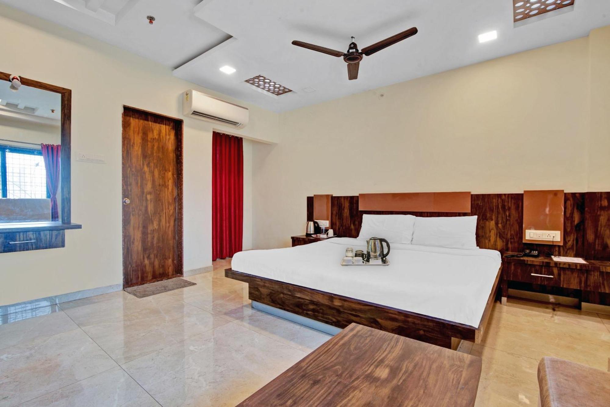 Townhouse 700 Krishna. Hotel