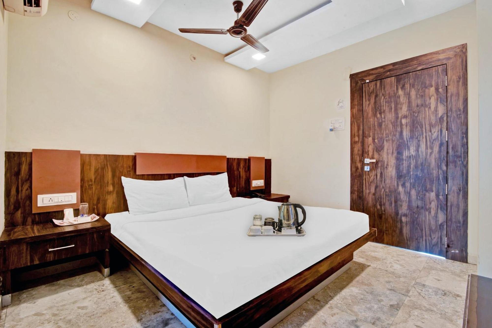 Hotel Townhouse 700 Krishna.