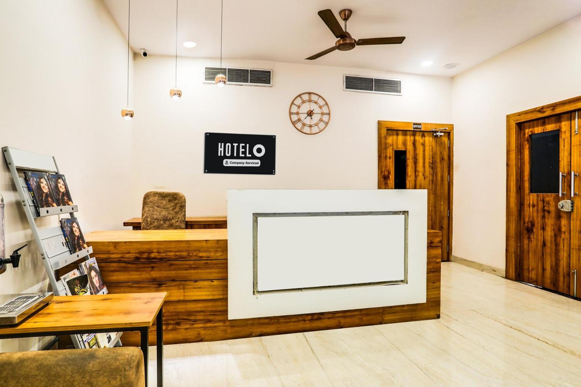 Hotel Super Hotel O Pardi Near Kalamna Market 4*