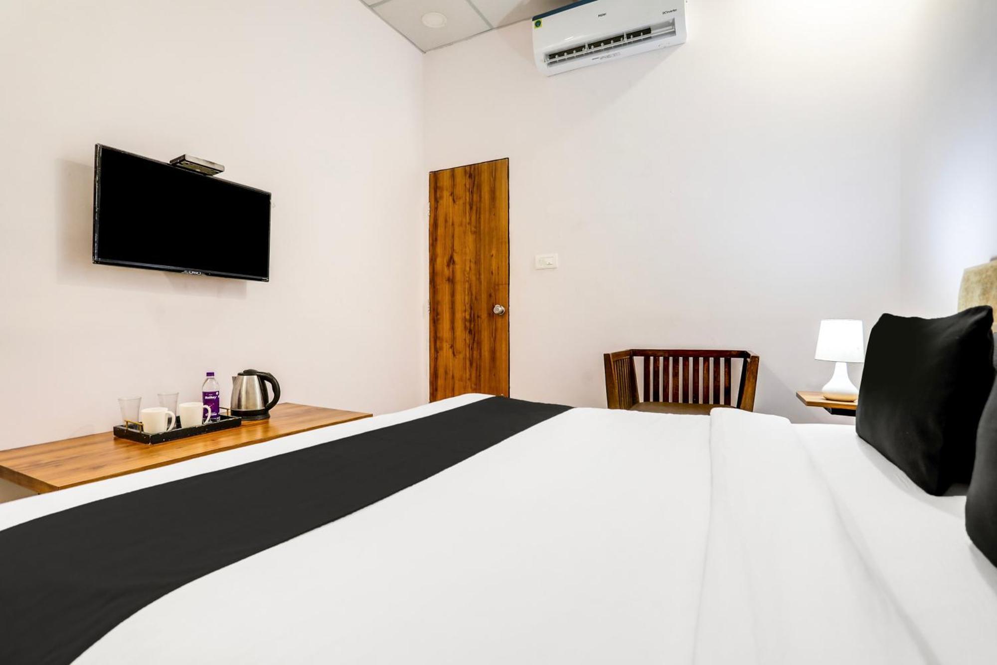 Super Hotel O Pardi Near Kalamna Market Hotel 4*
