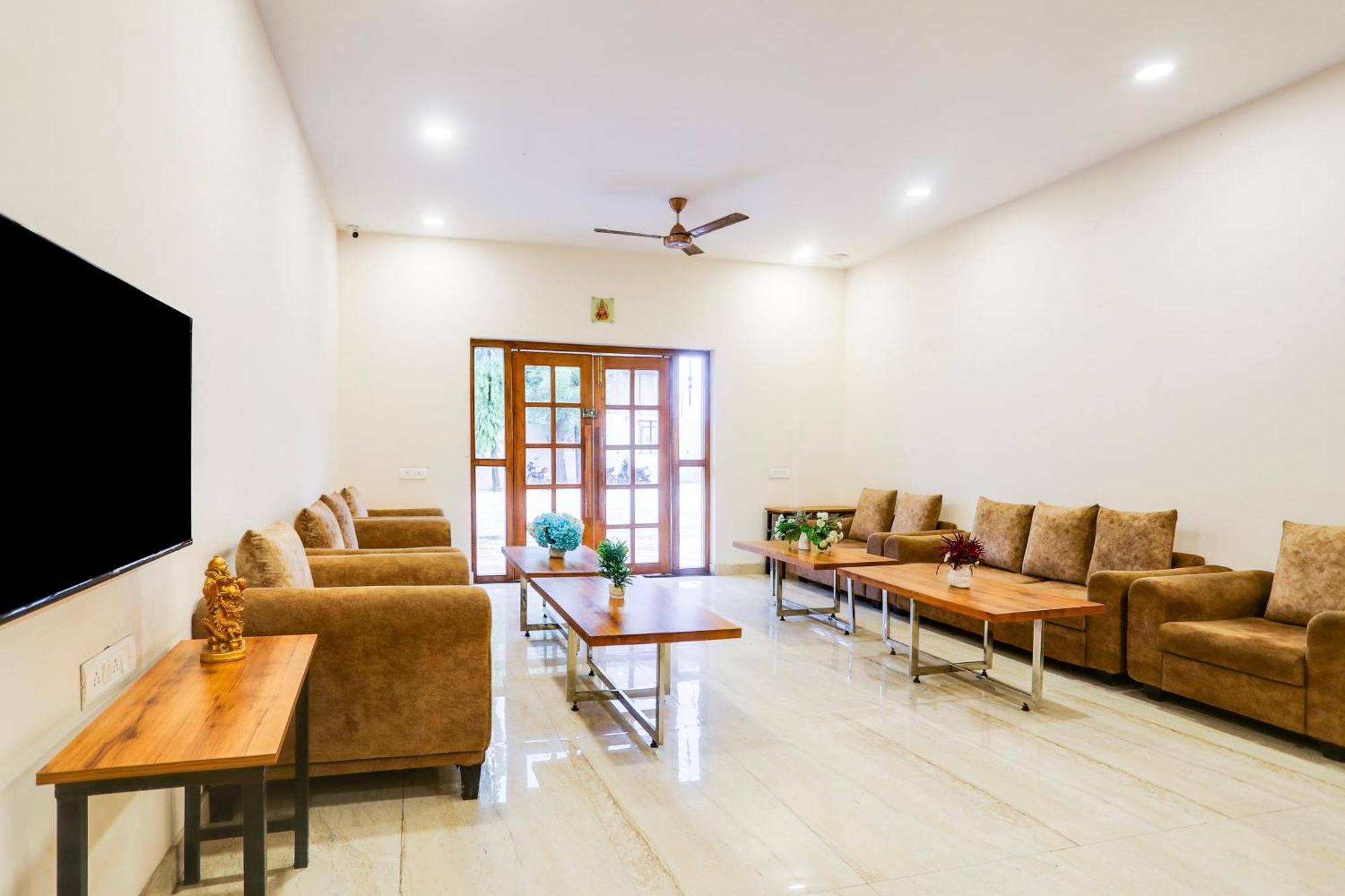 Super Hotel O Pardi Near Kalamna Market Hotel