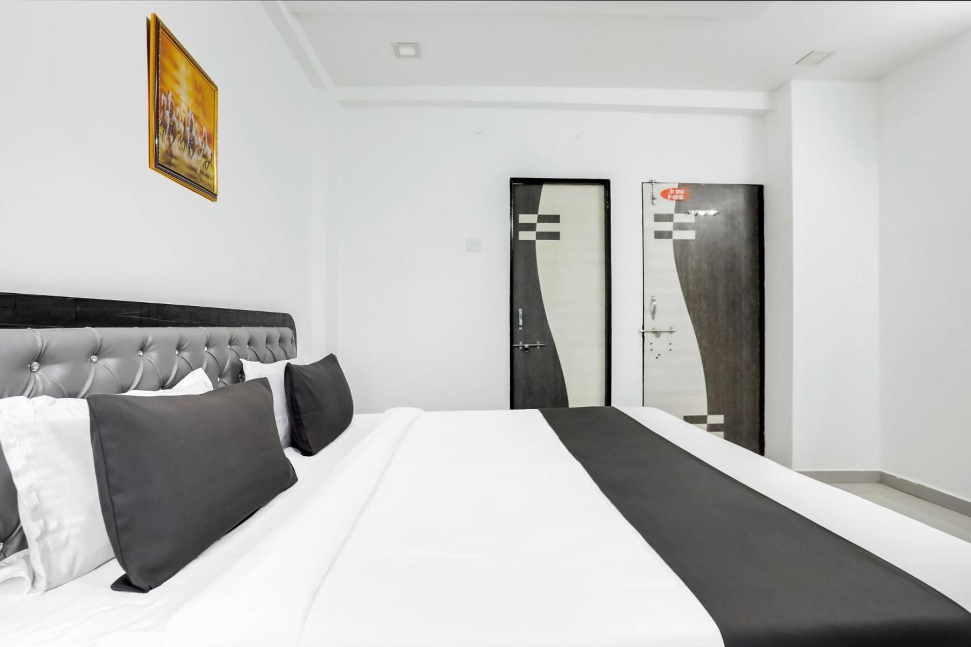 Hotel O Grand Trinity Nagpur