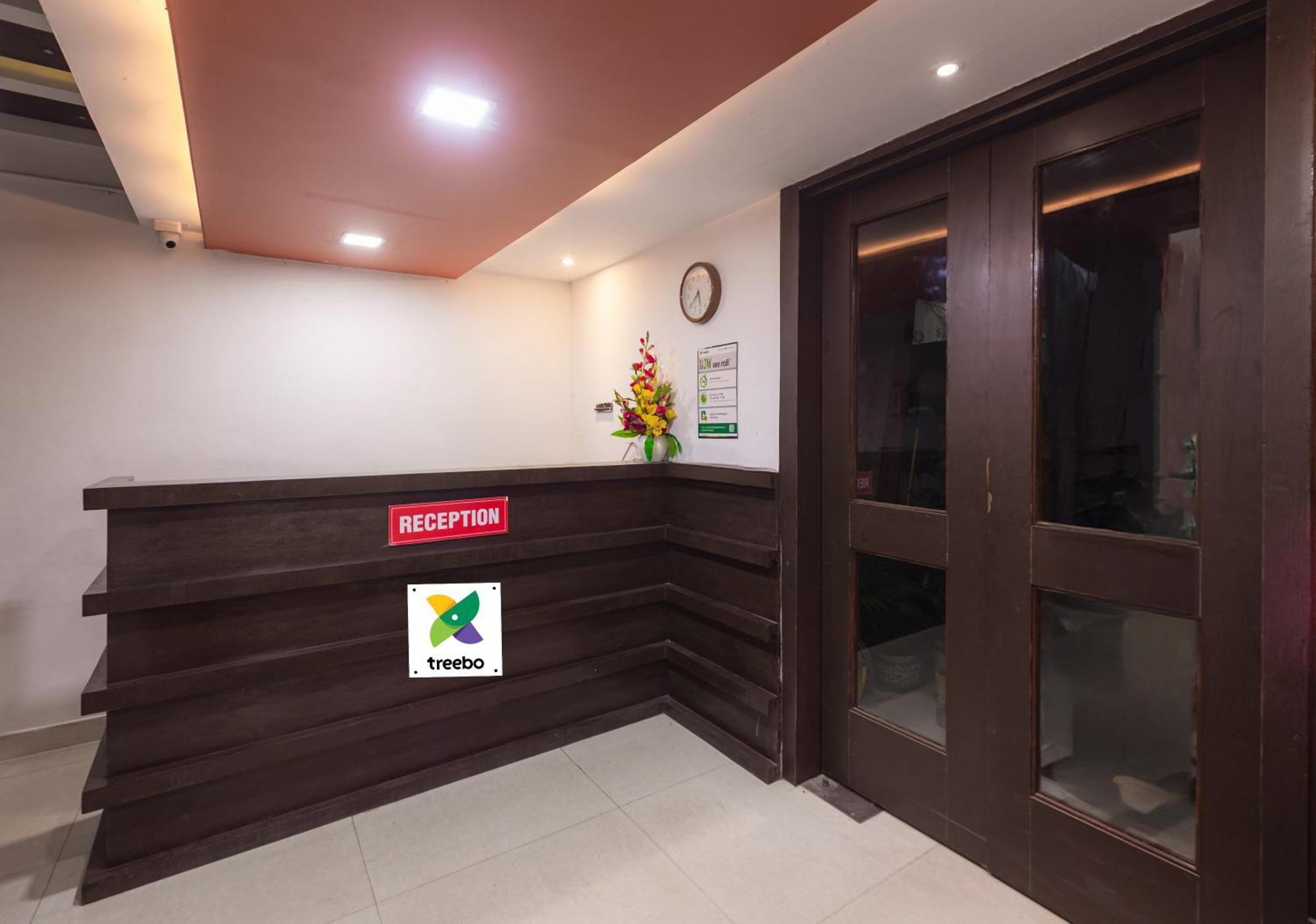 Hotel Treebo Shembekars 3*