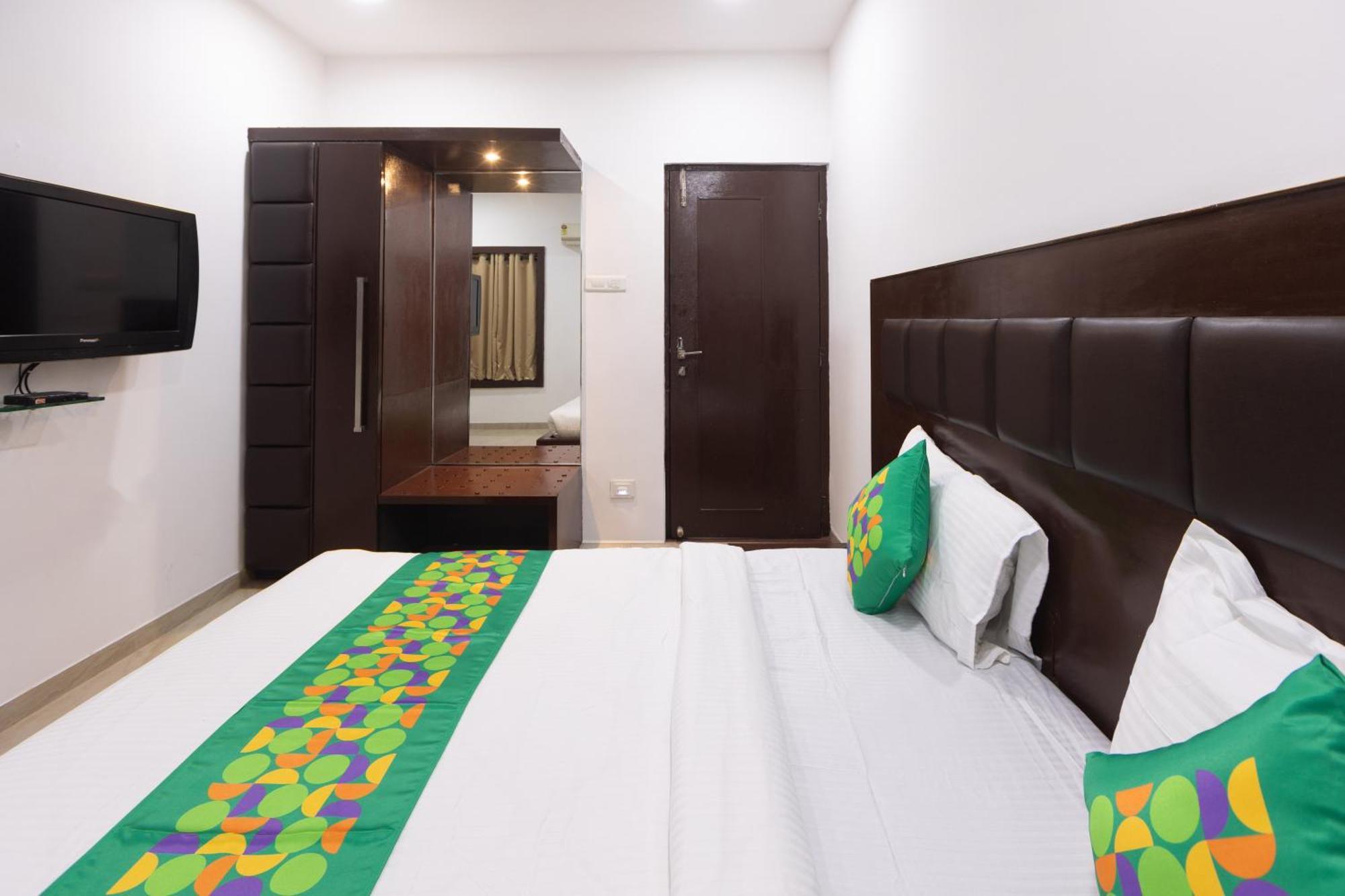 Hotel Treebo Shembekars