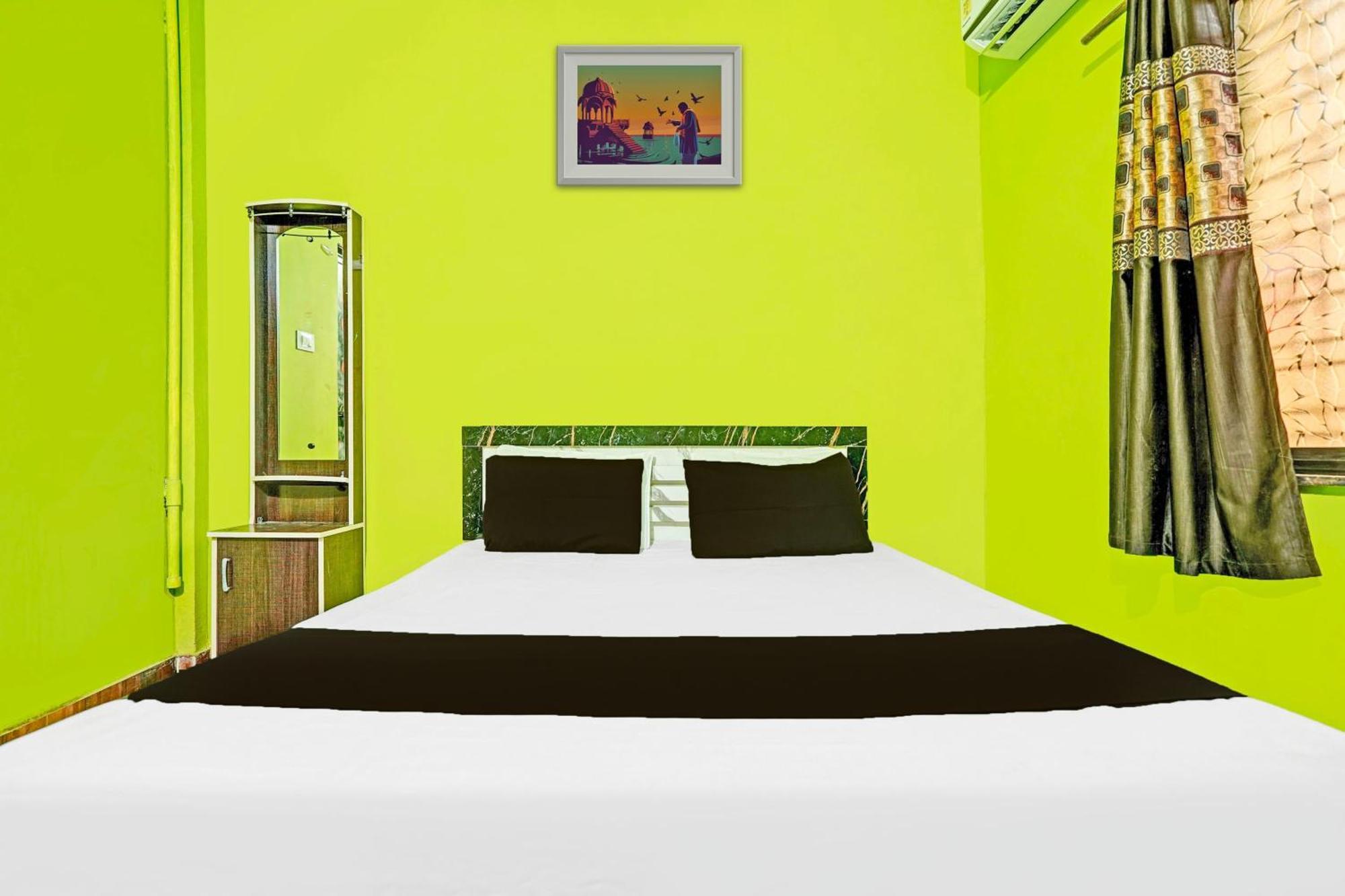 Hotel O New Shan-e-punjab Veer Restaurant And 3*