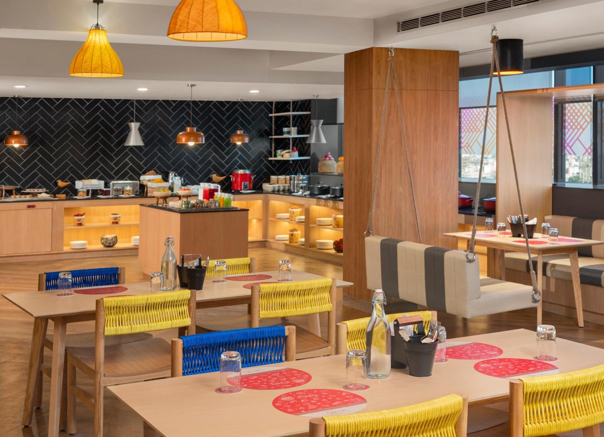 Ginger Airport Road Hotel 4*