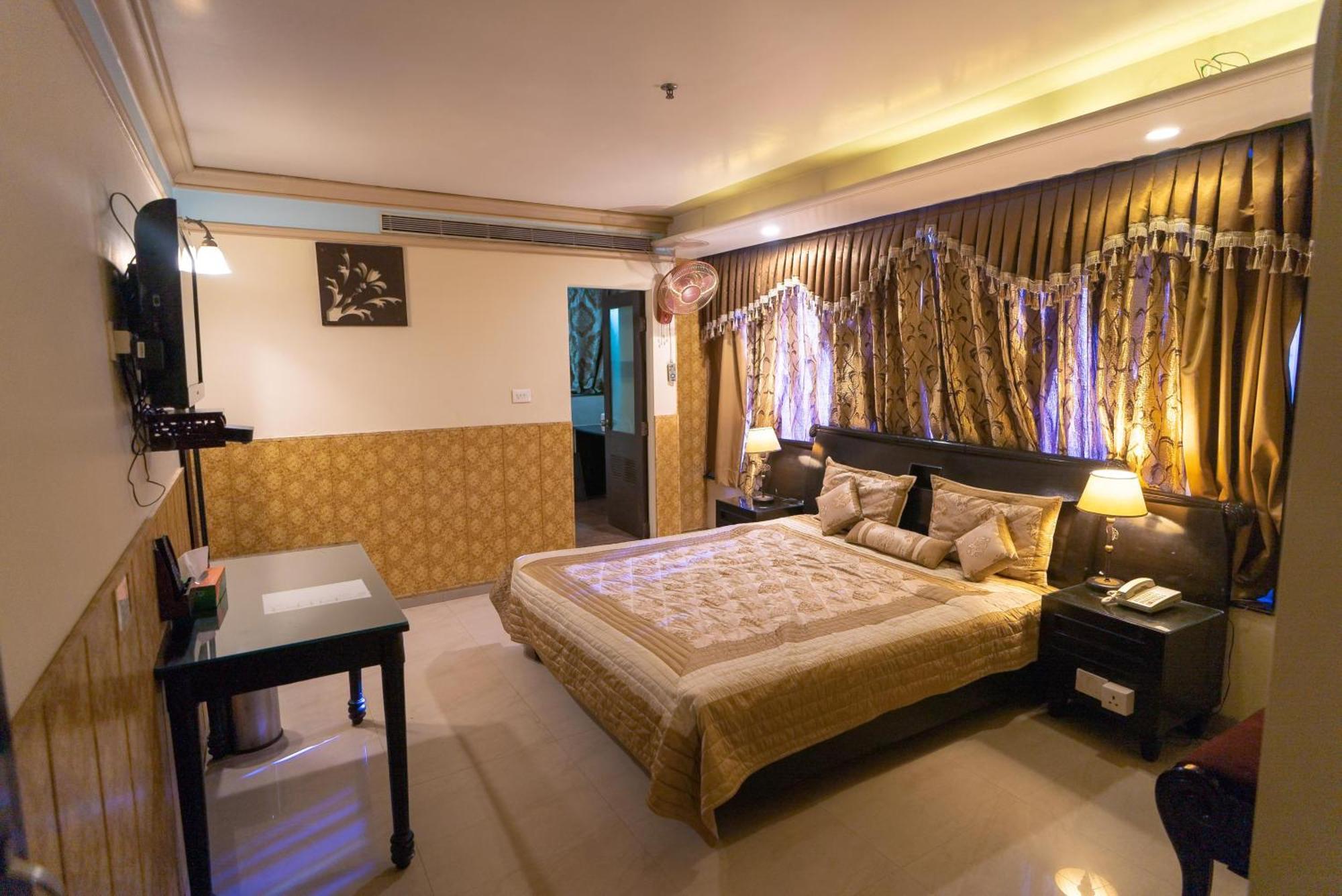 The Ashok 3*