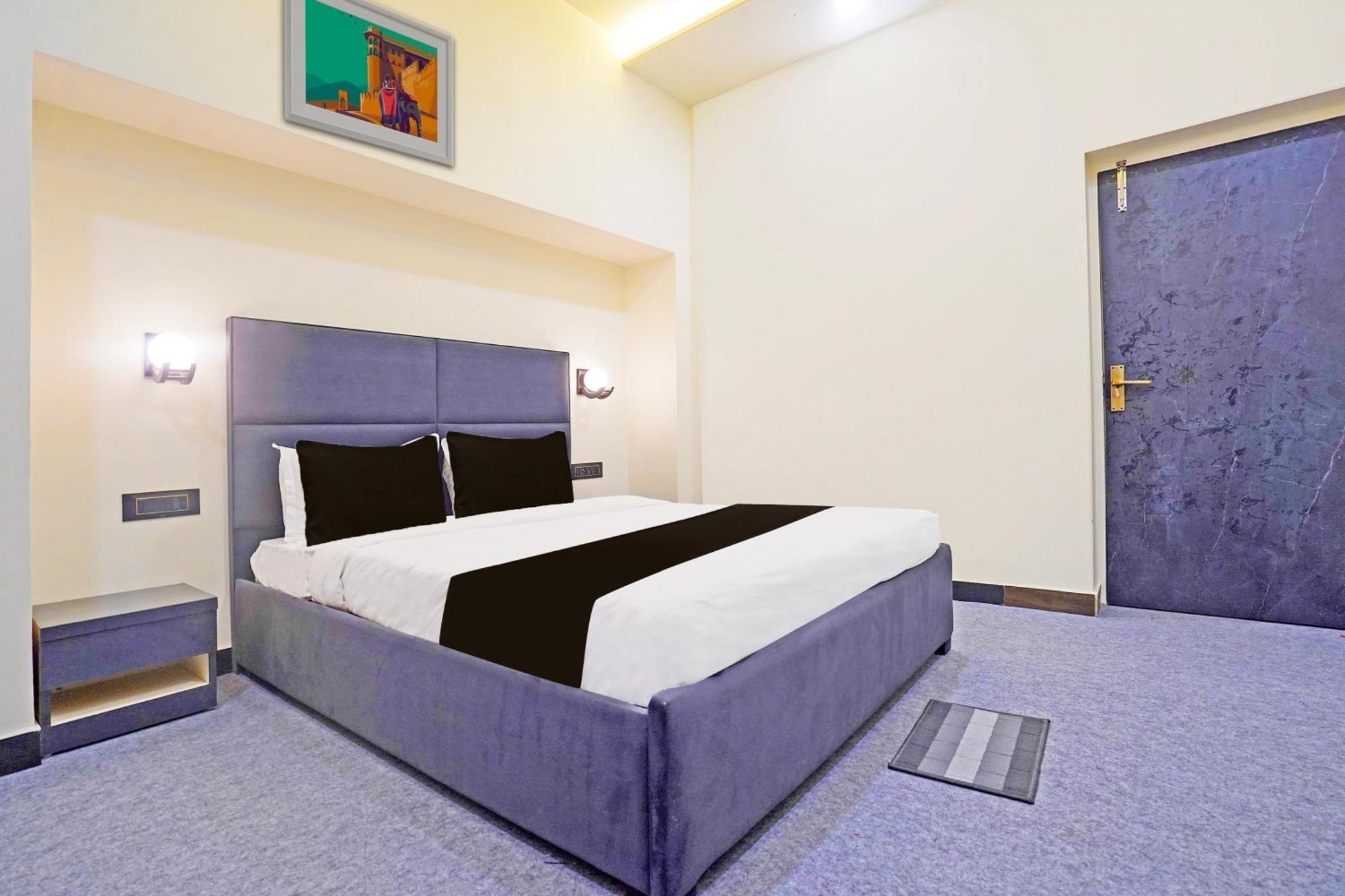 Hotel O The Parasher Palm